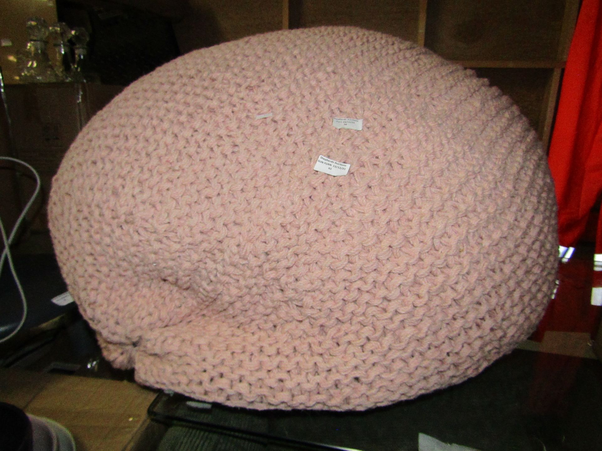 1 x Made.com Aki 100% Wool Cocoon Bean Pouffe Blush Pink RRP œ79 SKU MAD-AP-OTOAKI008PNK-UK TOTAL