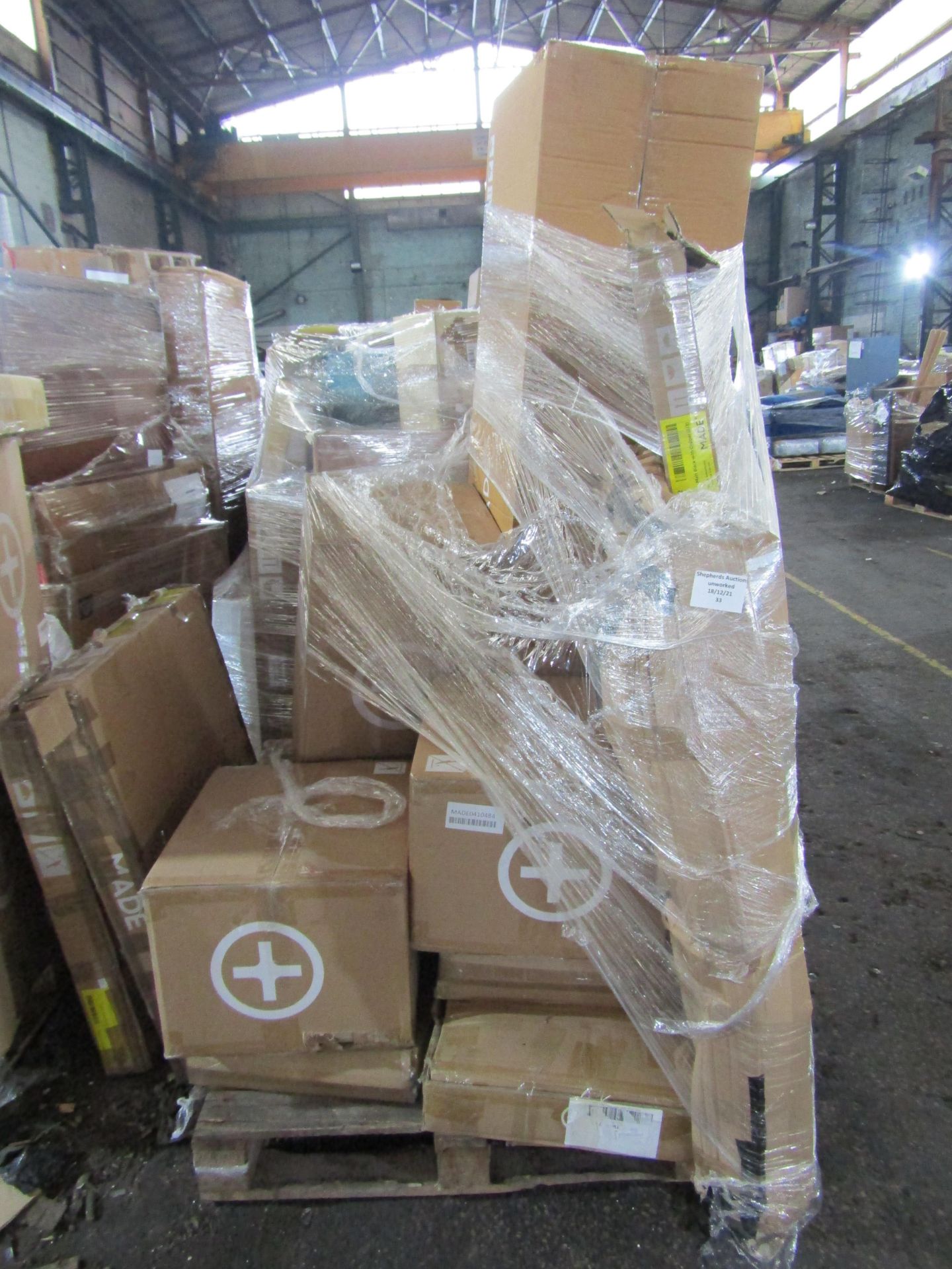 Mixed pallet of Made.com customer returns to include 14 items of stock with a total RRP of