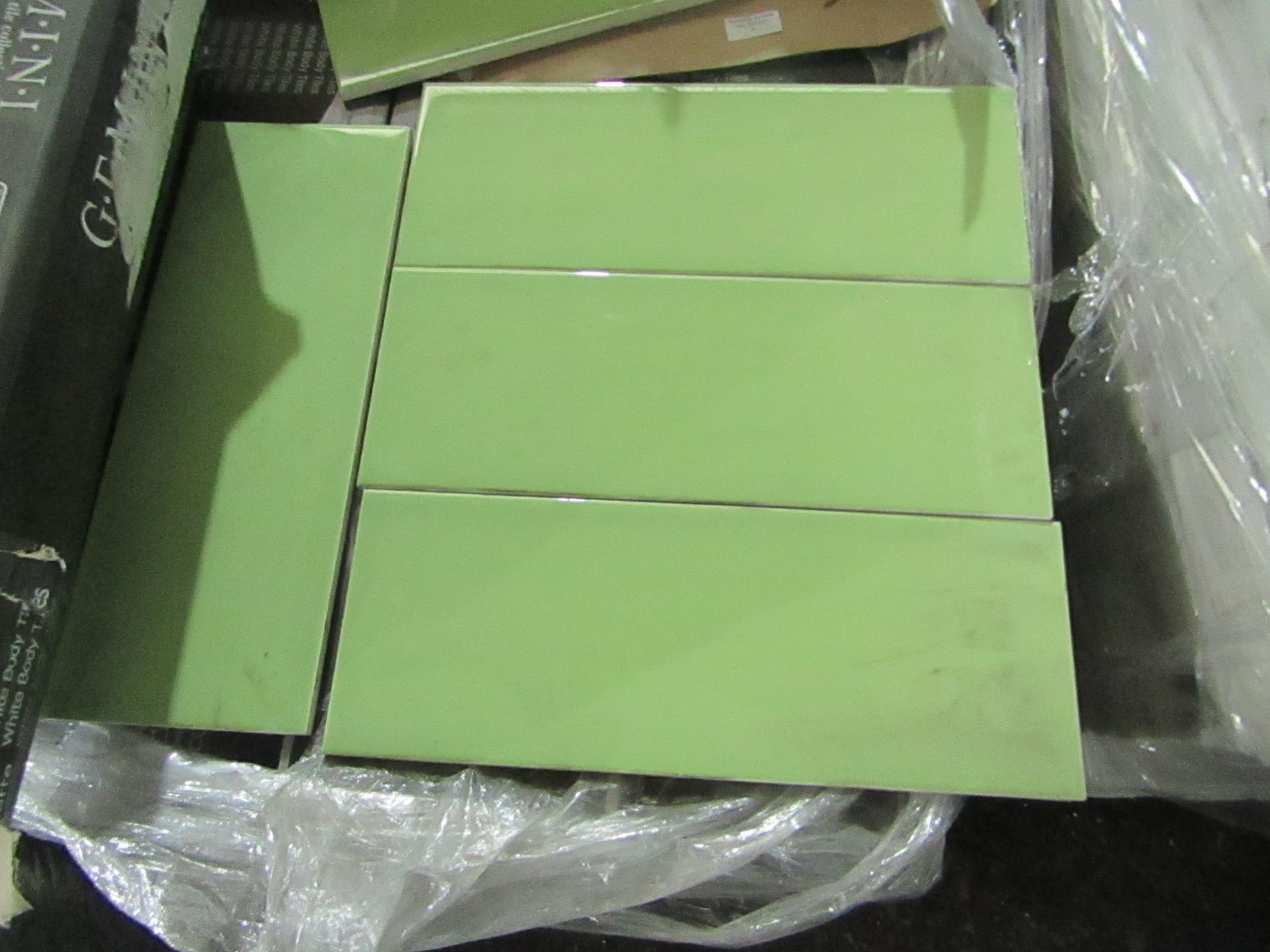 13x Packs of 17 Gemini Green Gloss Glazed Ceramic tiles 400x150cm, brand new. Total RRP ?389.87