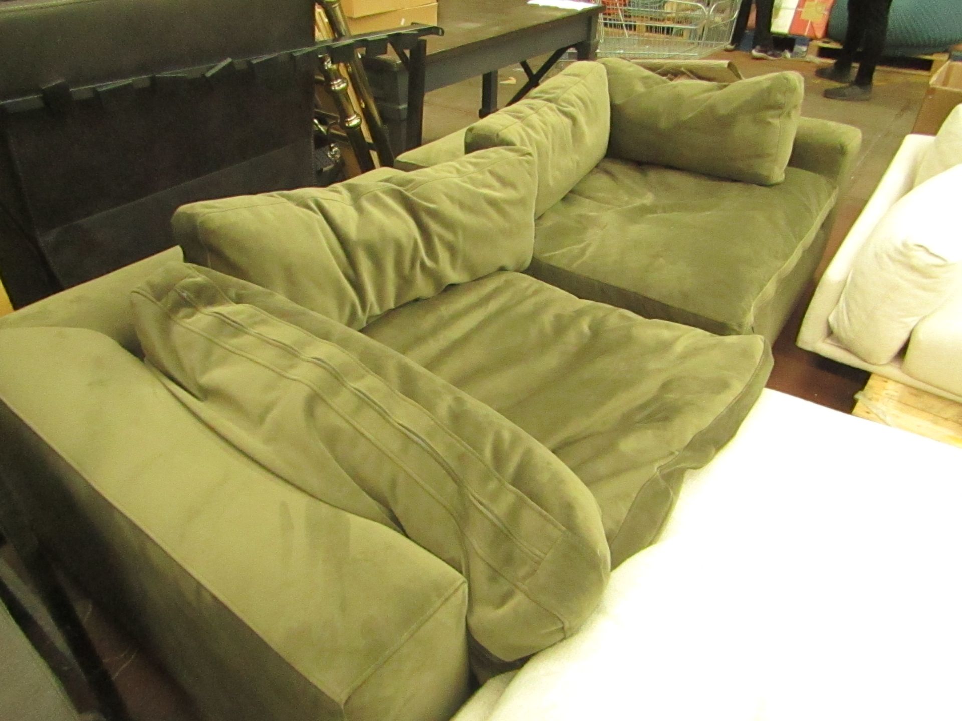 | 1X | MADE.COM 3 SEATER SOFA GREEN VELVET | ITEM IS MISSING ONE PART BUT THE OTHER TWO FORM A THREE