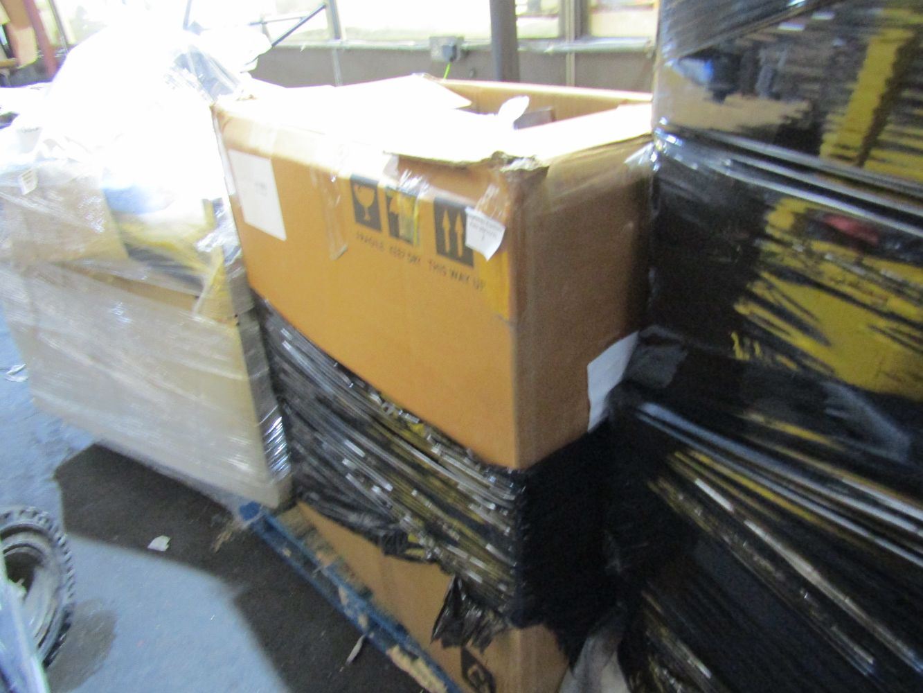 Christmas Clearance Pallets of Customer returns and BER from Made.com, Swoon and Cox.MORE LOTS ADDED TODAY!