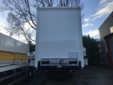 13.6M Straight Frame tandem Axle van chassis