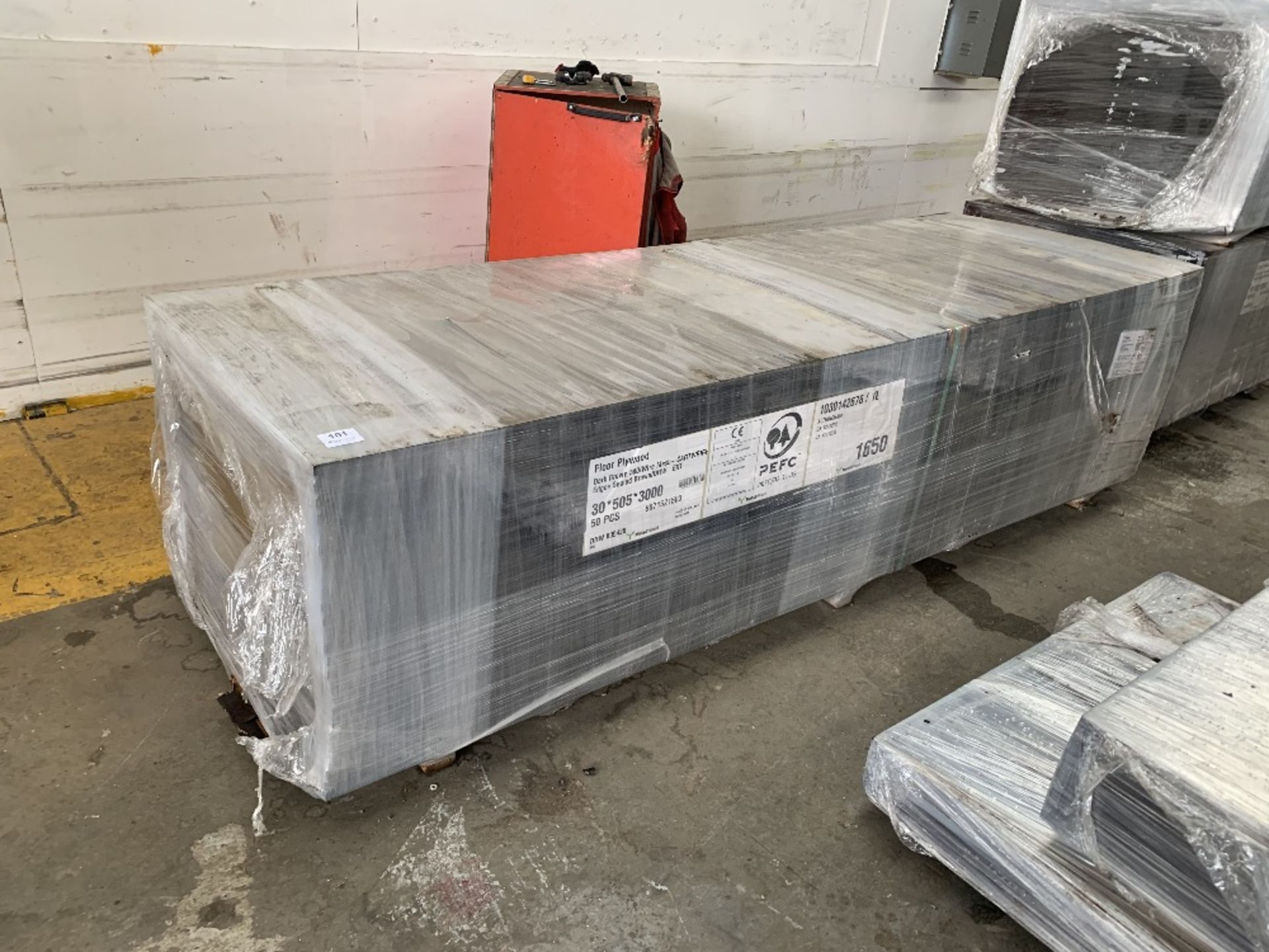 (1) Pallet of Metsawood to include