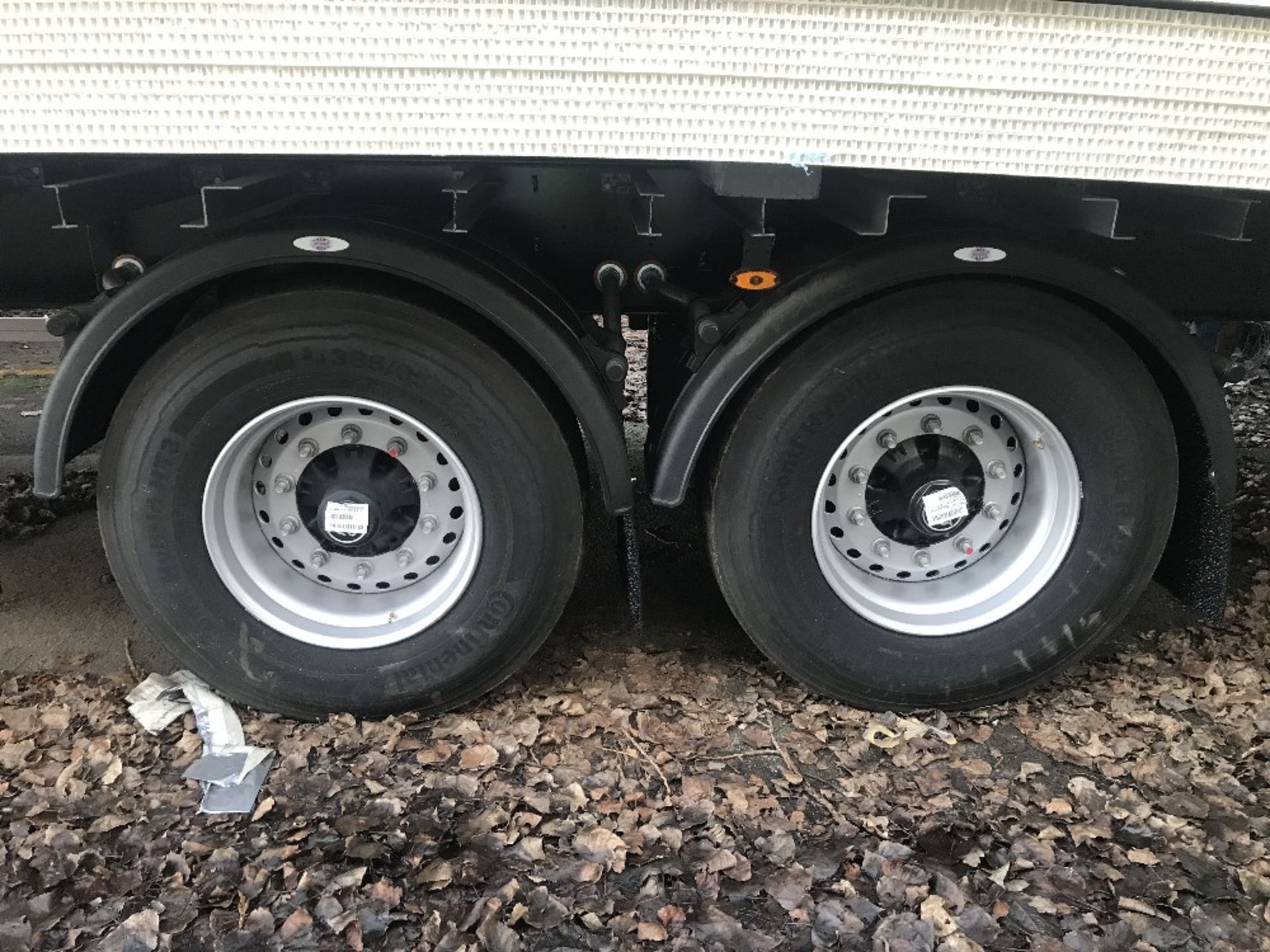13.6M Straight Frame tandem Axle van chassis - Image 5 of 6