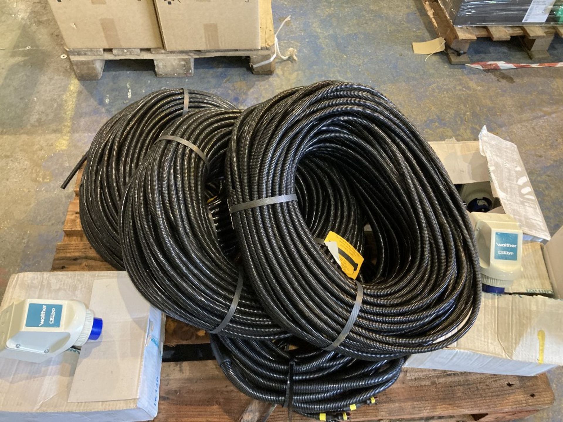 Quantity of electrical wire ducting and Walther CEEtyp 3 pin sockets - Image 5 of 5