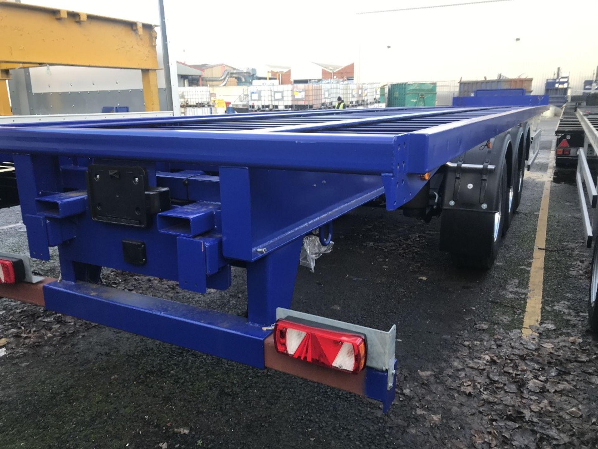 13.6M Straight Frame c/side triaxle chassis - Image 9 of 12