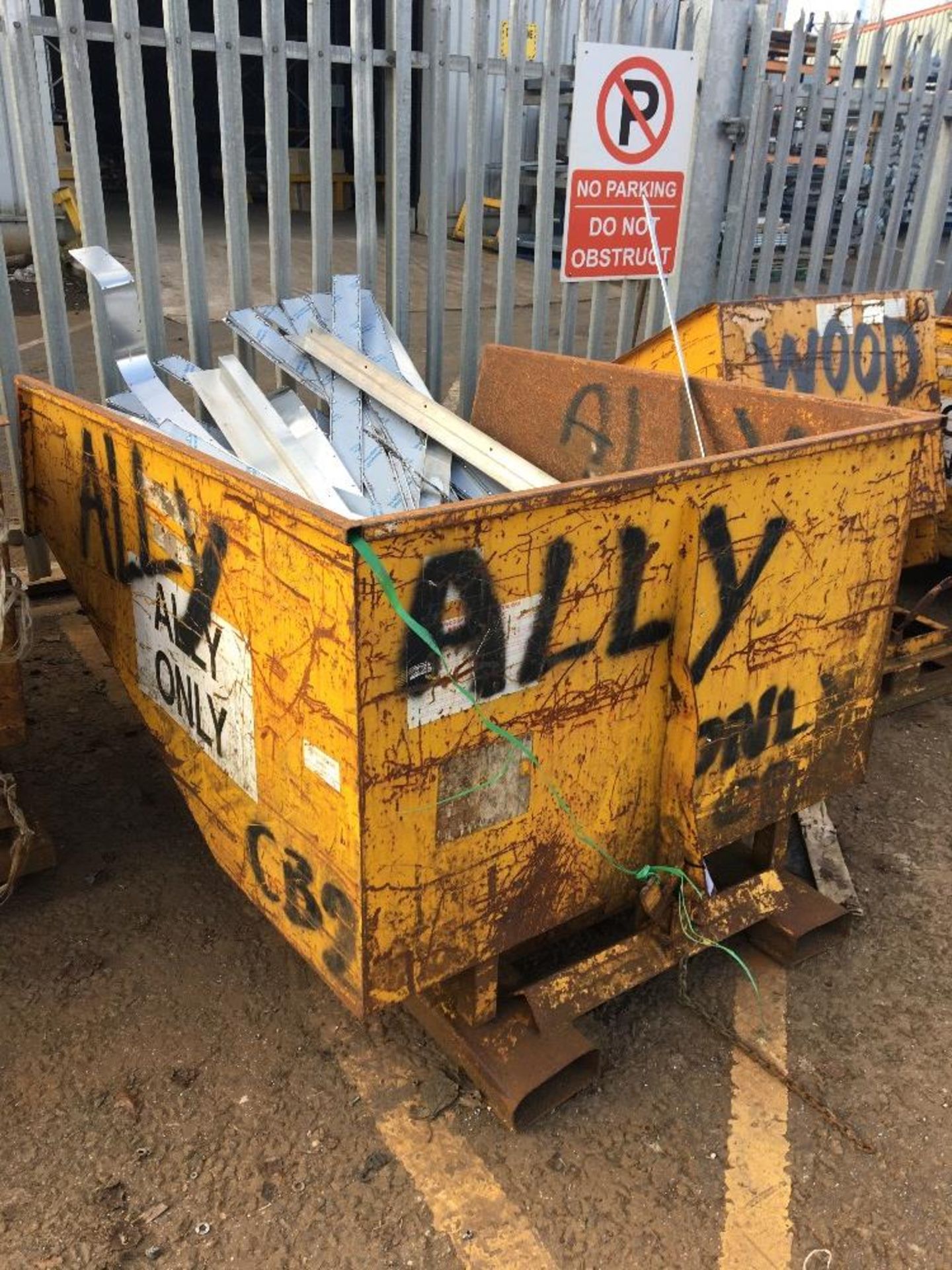 Unbranded Tipping Skip