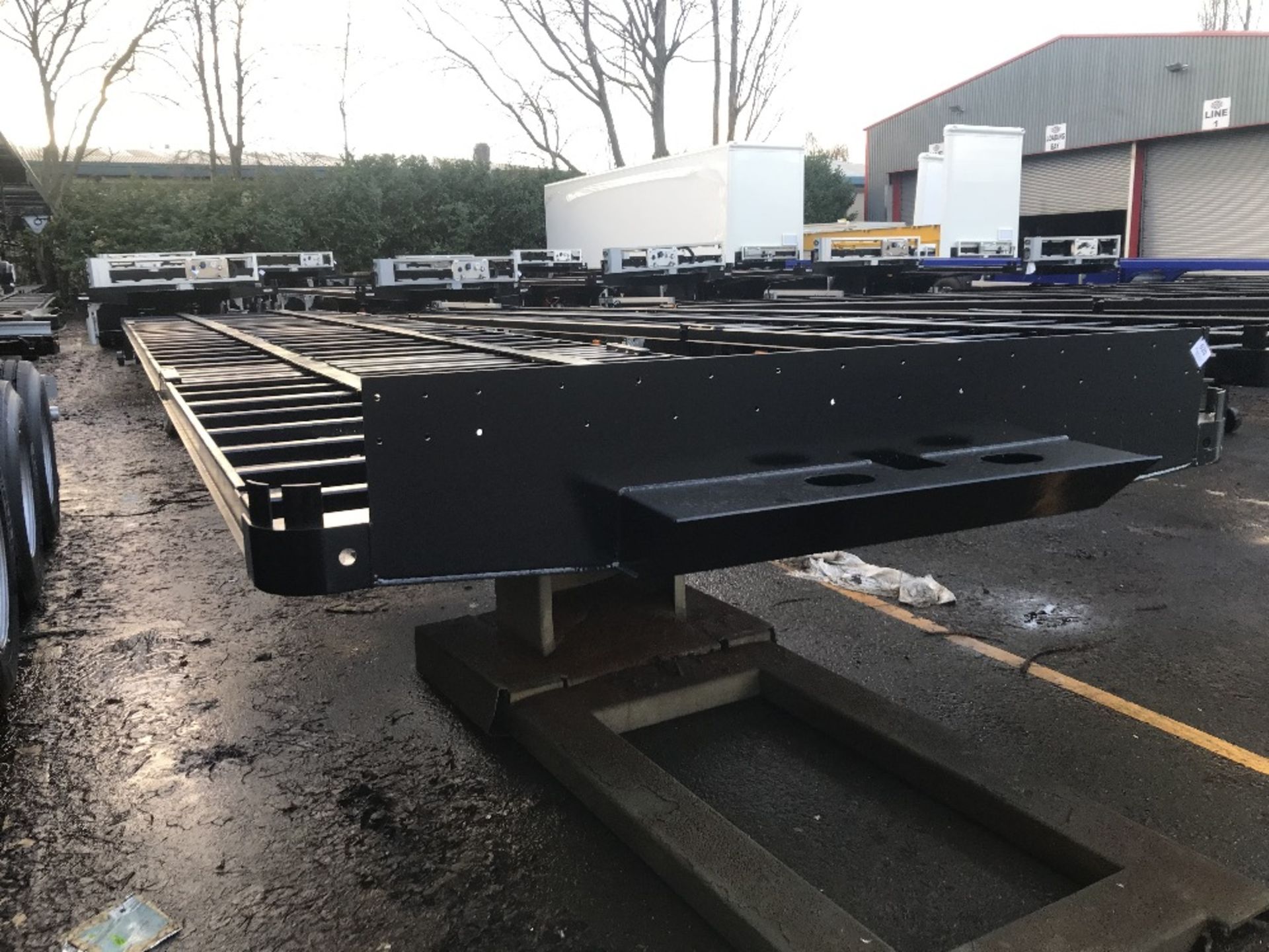 13.6M Straight Frame Double Deck wedge van chassis - Bild 3 aus 7