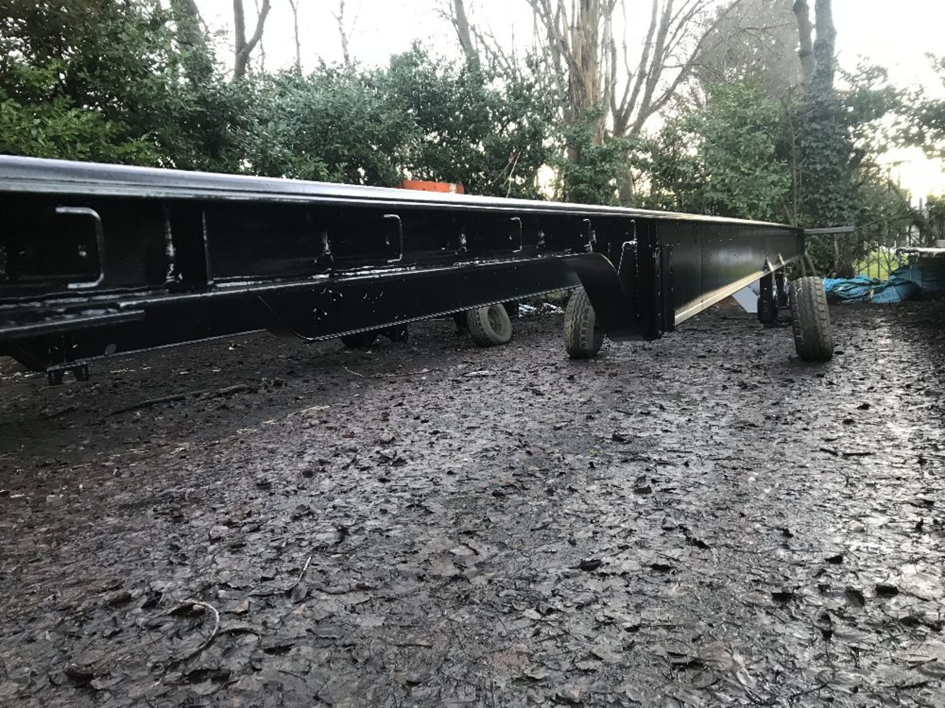 13.6M Straight Frame tandem Axle van chassis - Image 3 of 5