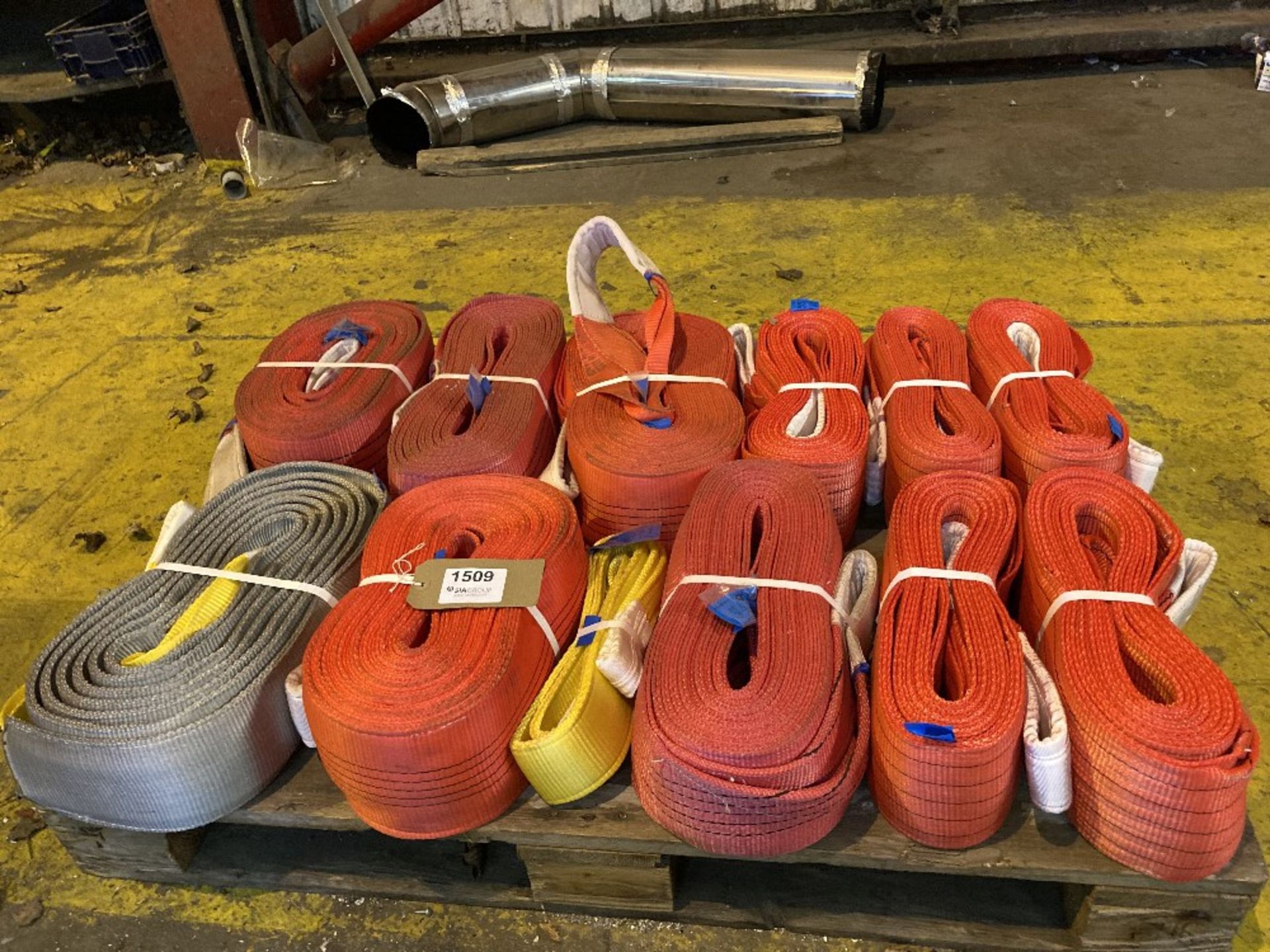 Pallet of Lifting Equipment to include