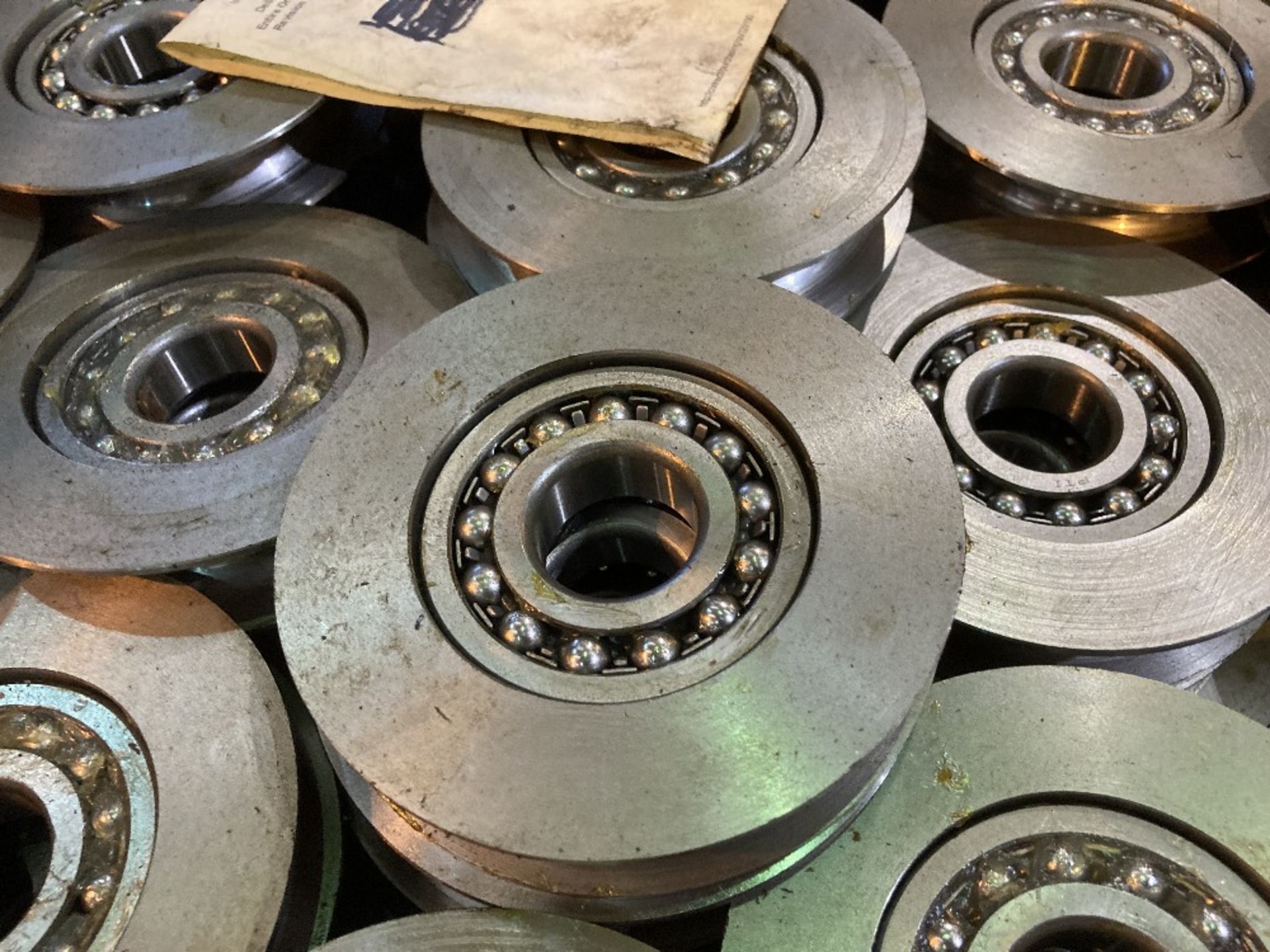 Approximately 700 pulleys with upgraded issue B spec bearings - Image 4 of 5