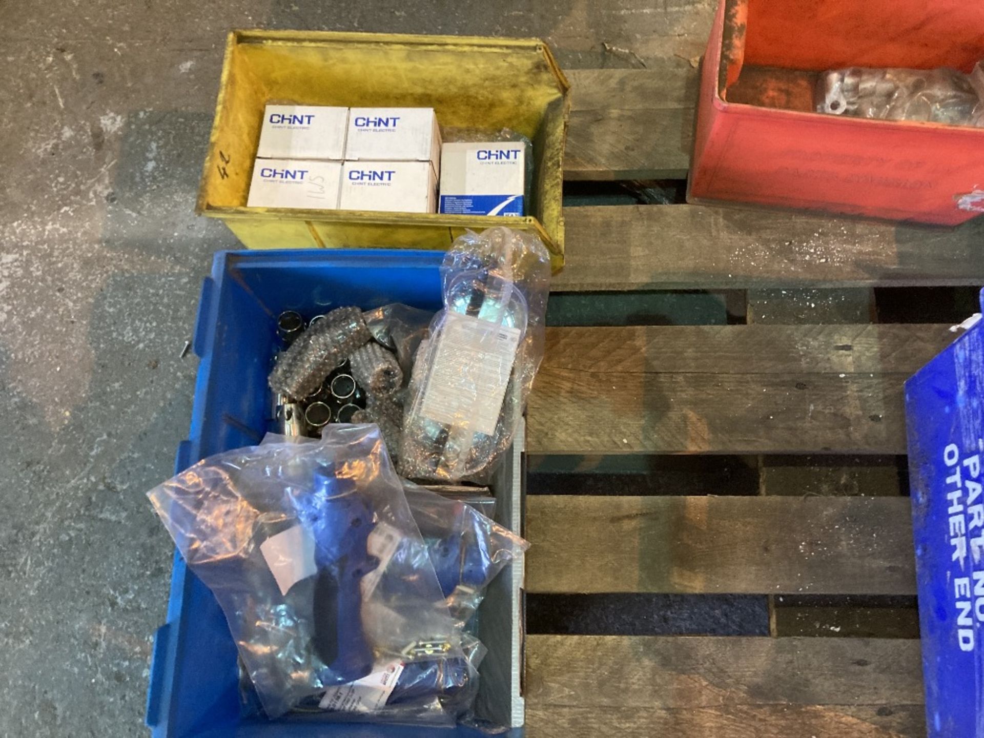 Quantity of new welding gun handles, manufactured steel parts and plastic clips - Image 3 of 3