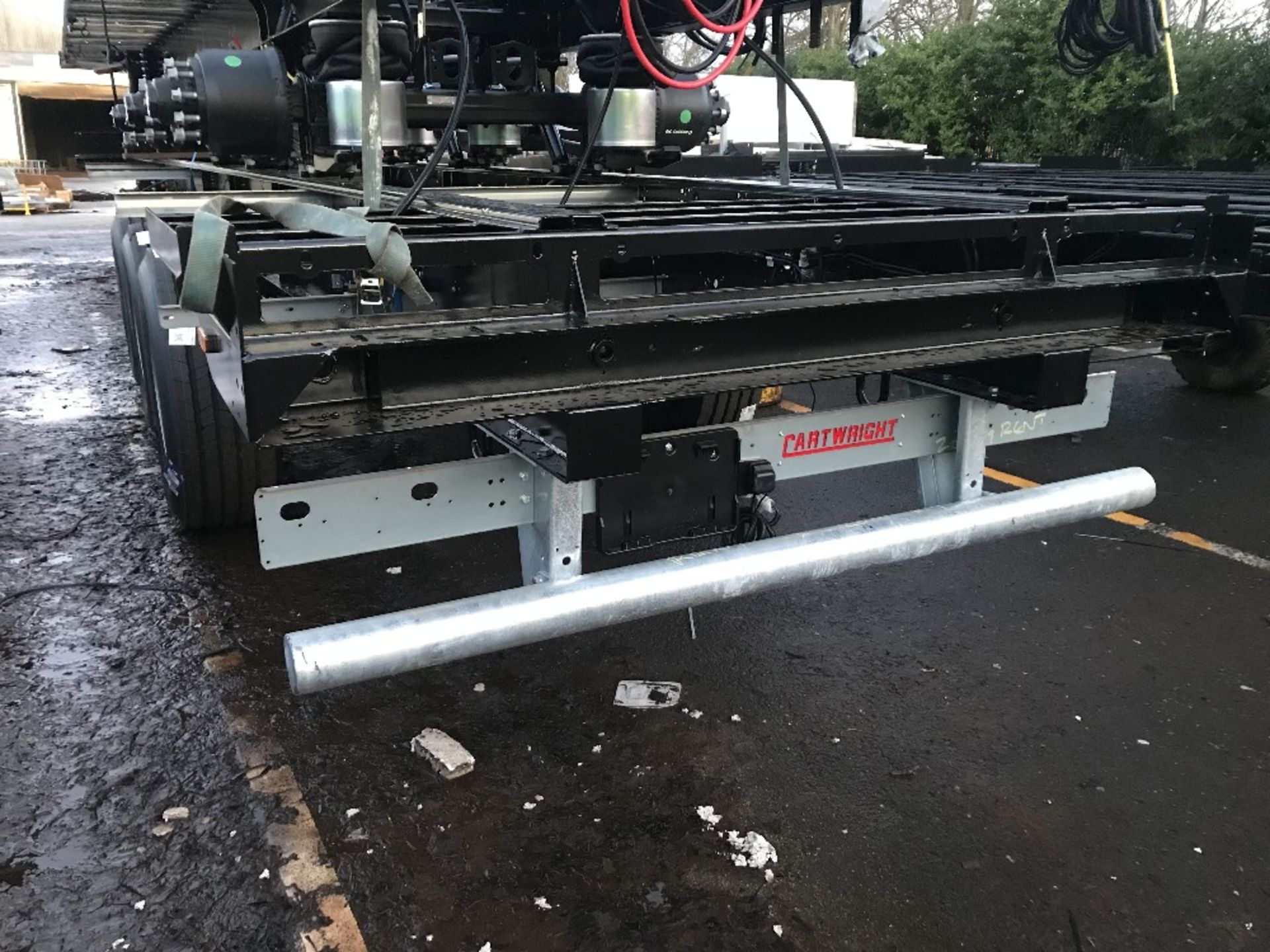 13.6M Straight Frame c/side triaxle chassis - Image 7 of 7