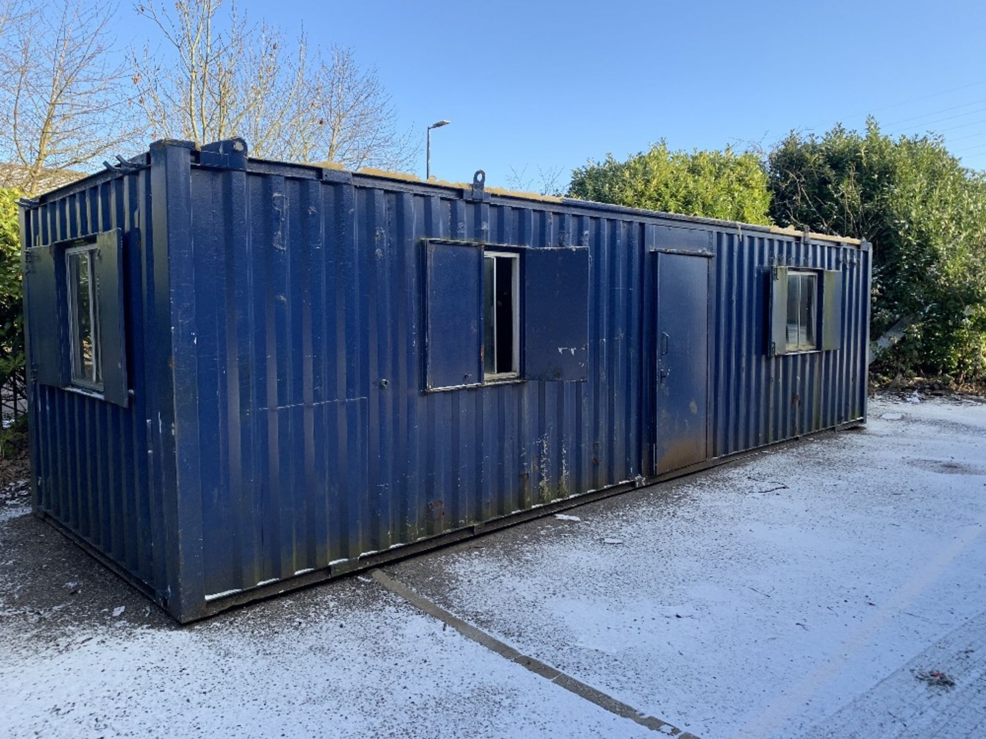 32ft container unit with contents to include - Image 2 of 5