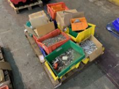 Mixed pallet of fixings to include