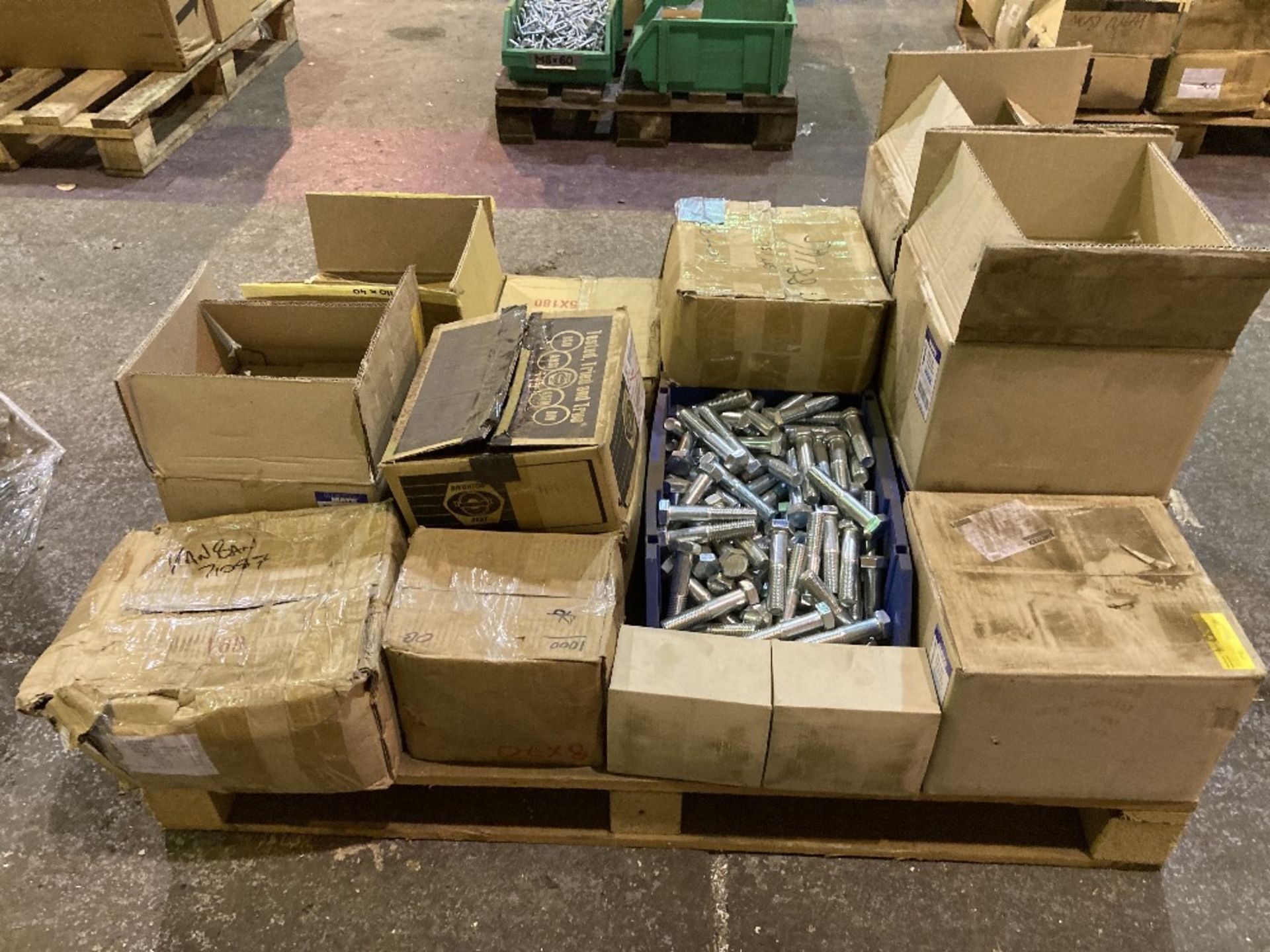 Quantity of Various Sized Hex Bolts and Screws - Image 6 of 6