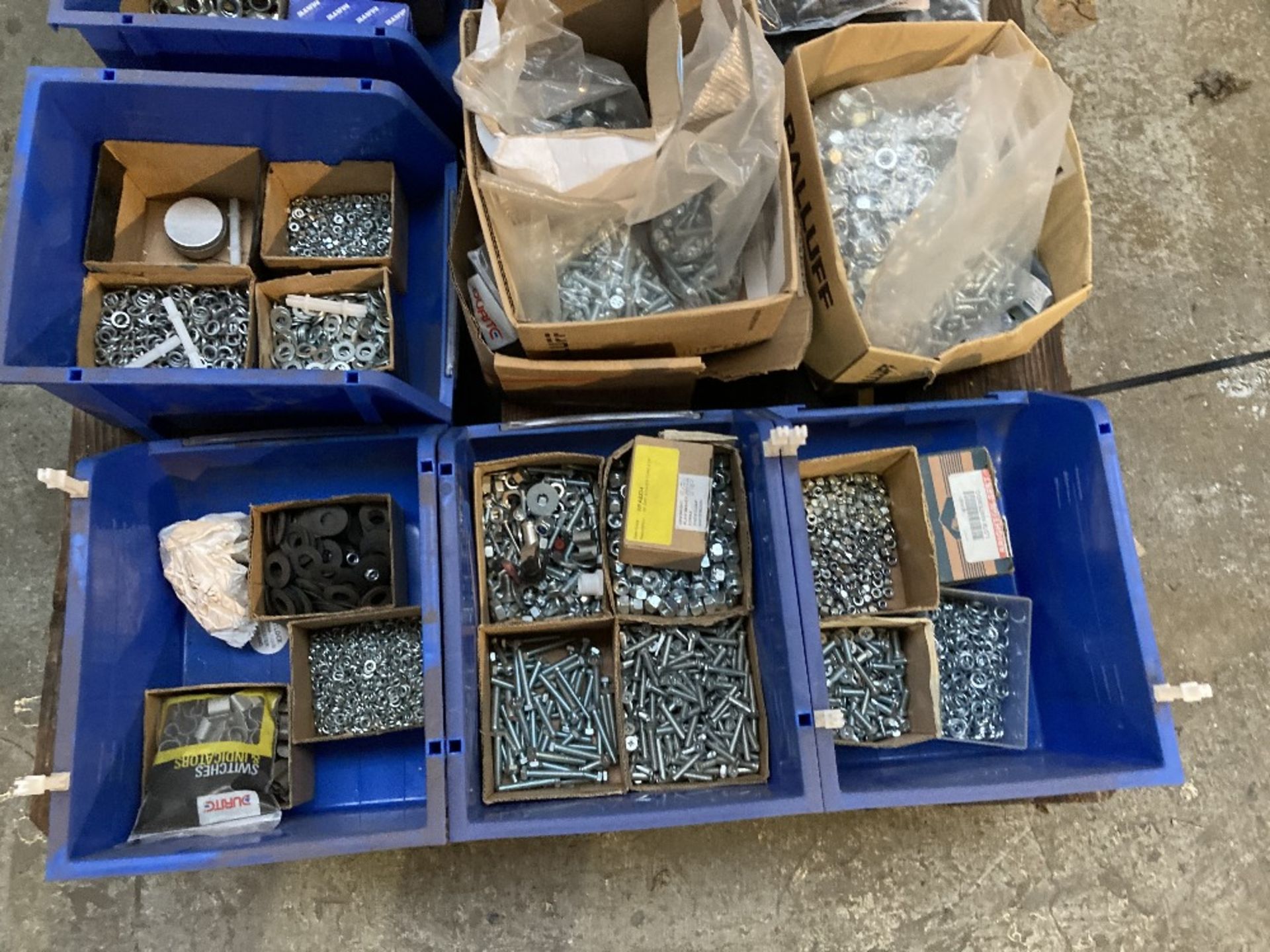 Pallet of Fixings & Electrical Components - Image 2 of 5