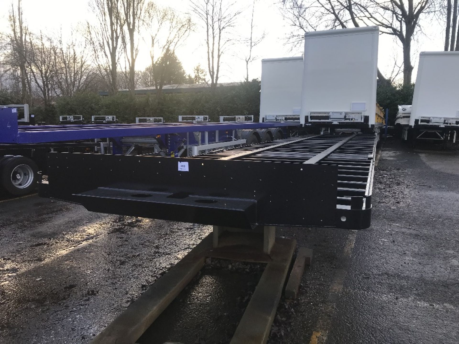 13.6M Straight Frame Double Deck wedge van chassis