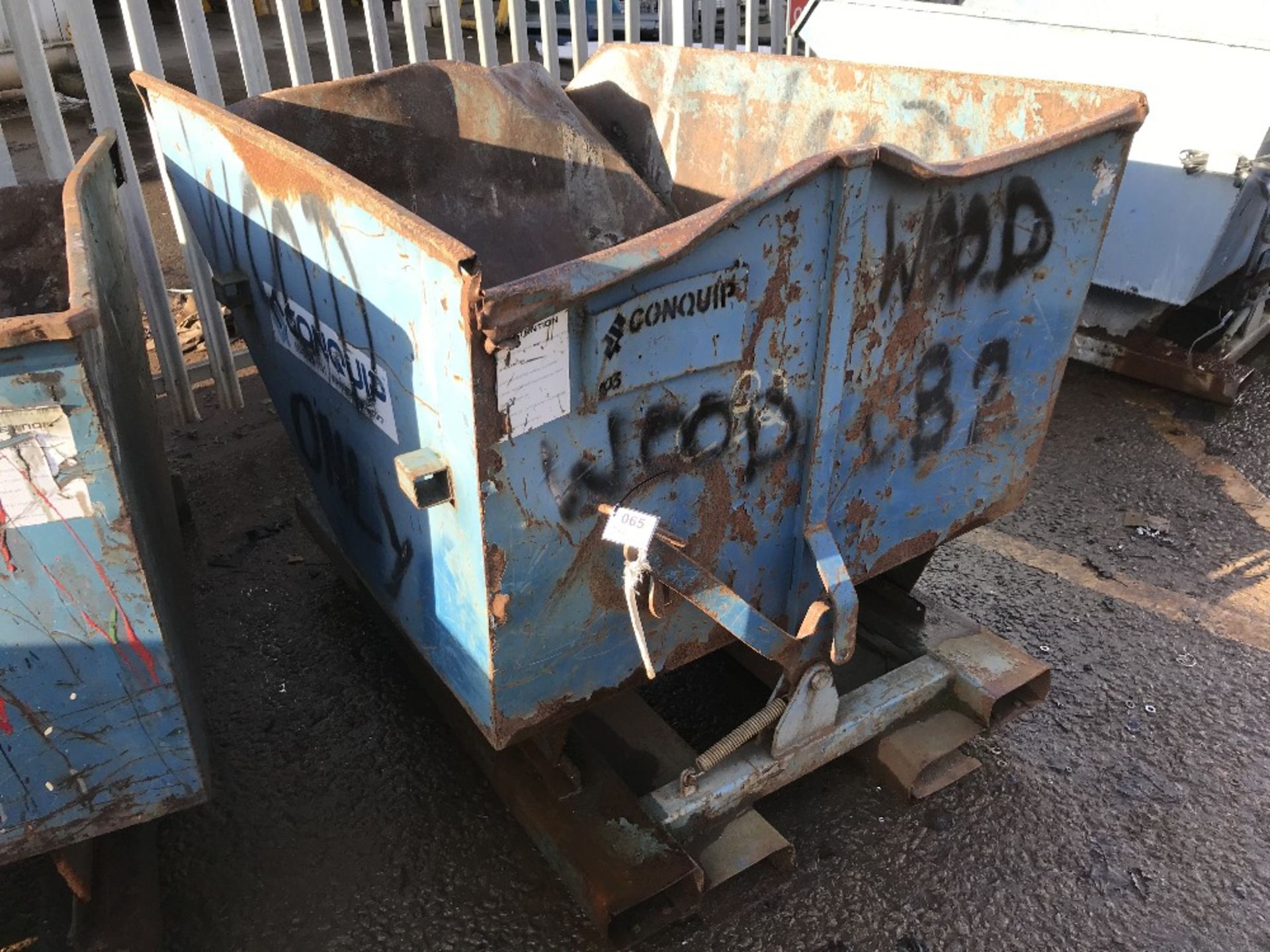 Conquip 1200L Tipping Skip - Image 7 of 8