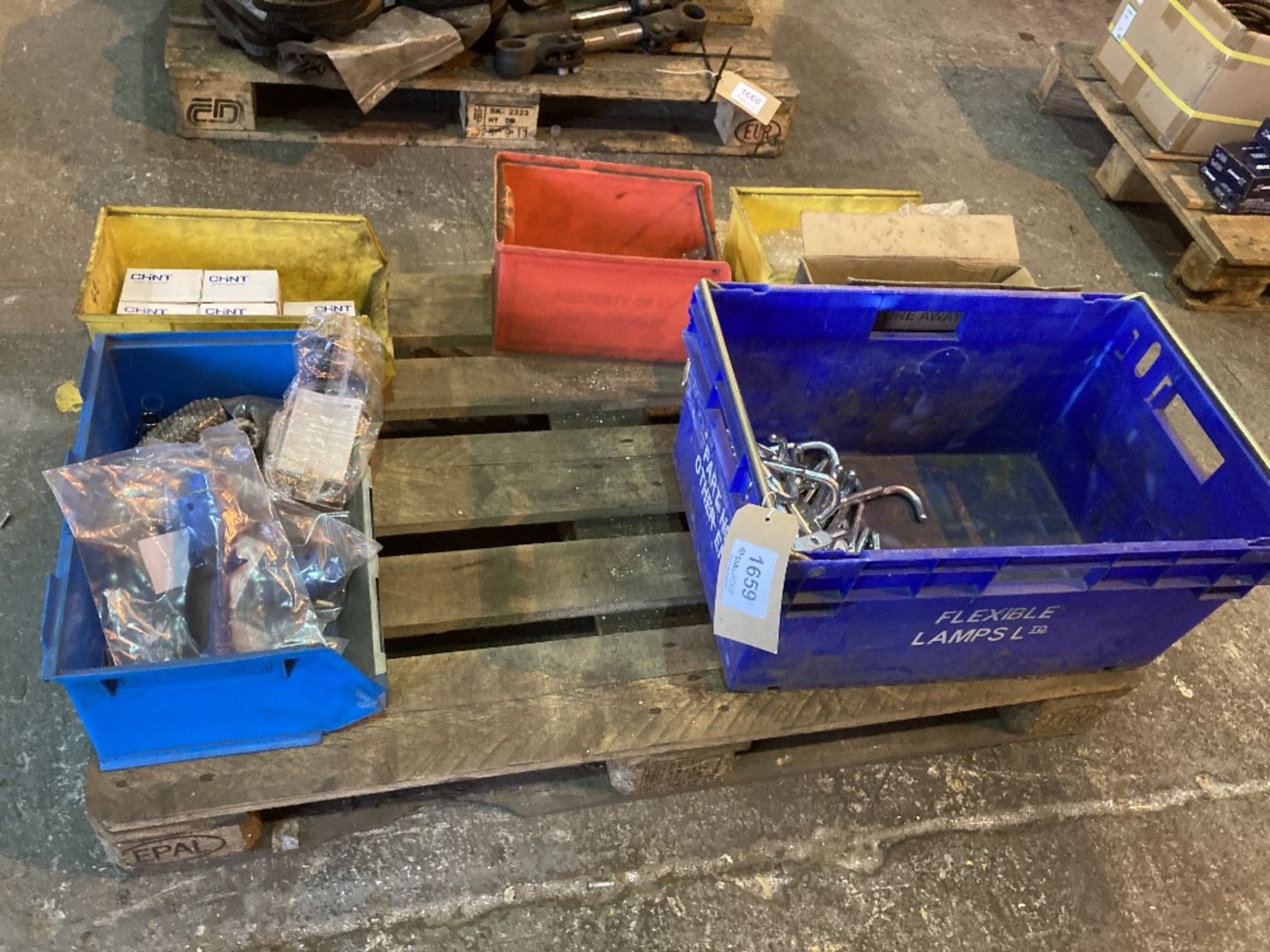 Quantity of new welding gun handles, manufactured steel parts and plastic clips