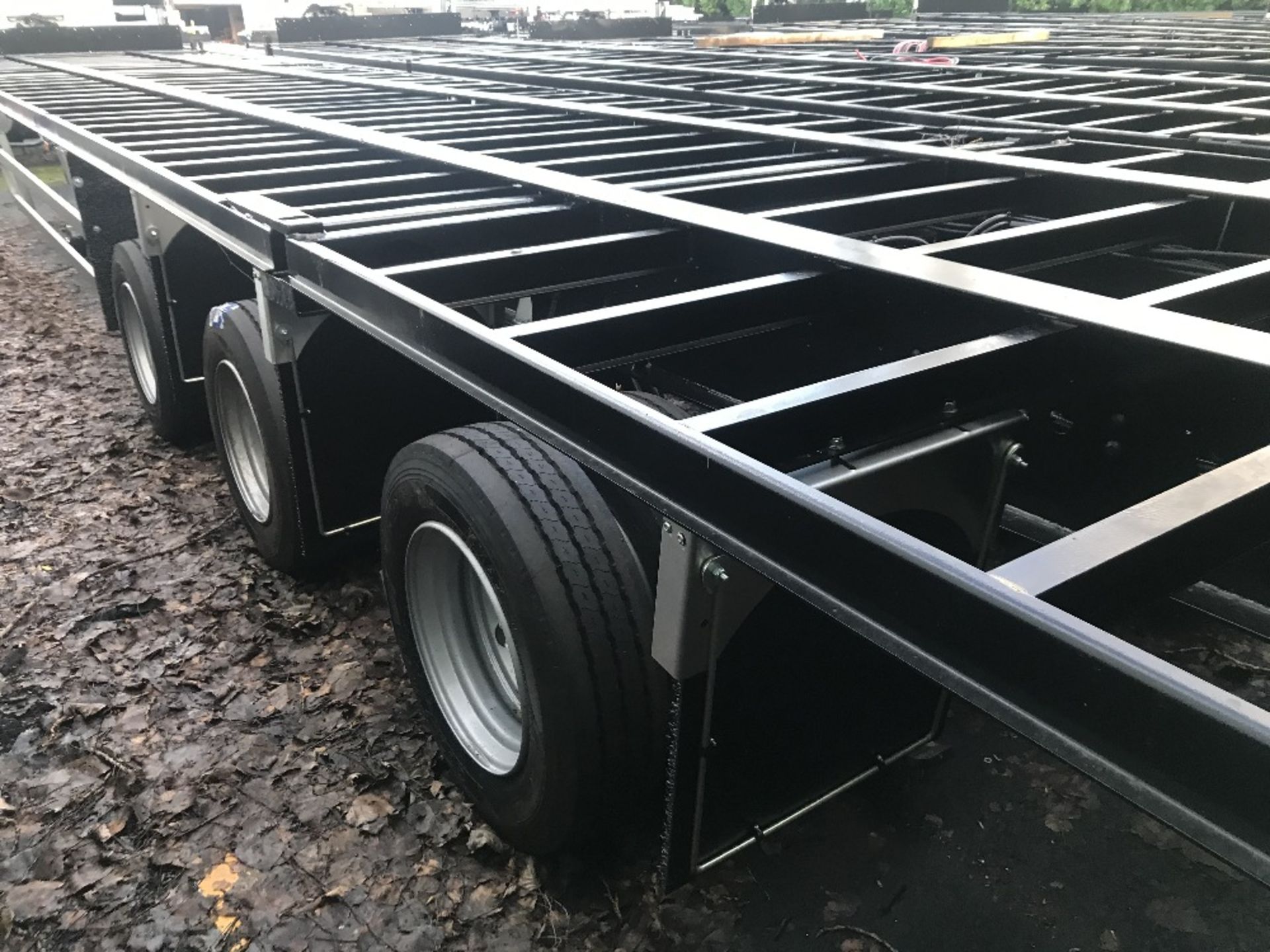 13.6M Straight Frame Double Deck wedge van chassis - Image 9 of 10