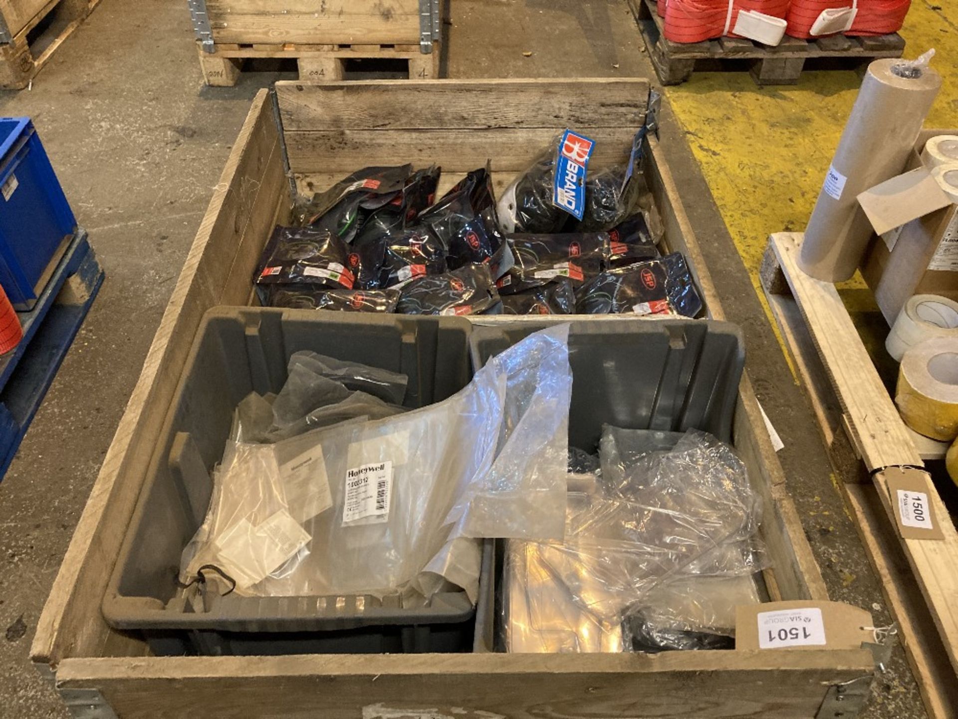 Mixed Pallet of PPE Items to include - Image 2 of 5