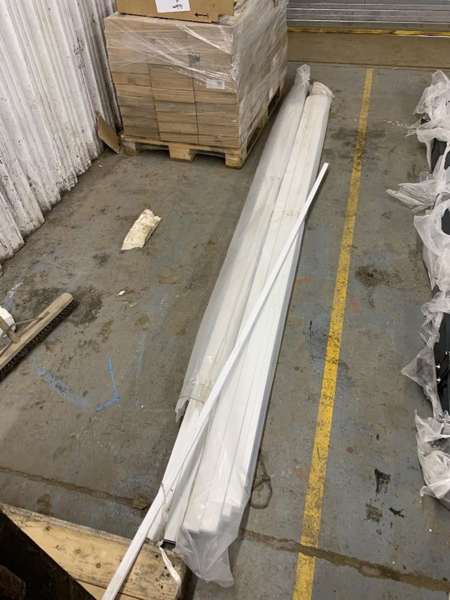 (8) Lengths of Plastic Trunking - Image 2 of 2