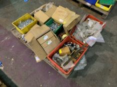 Mixed pallet of fixings to include