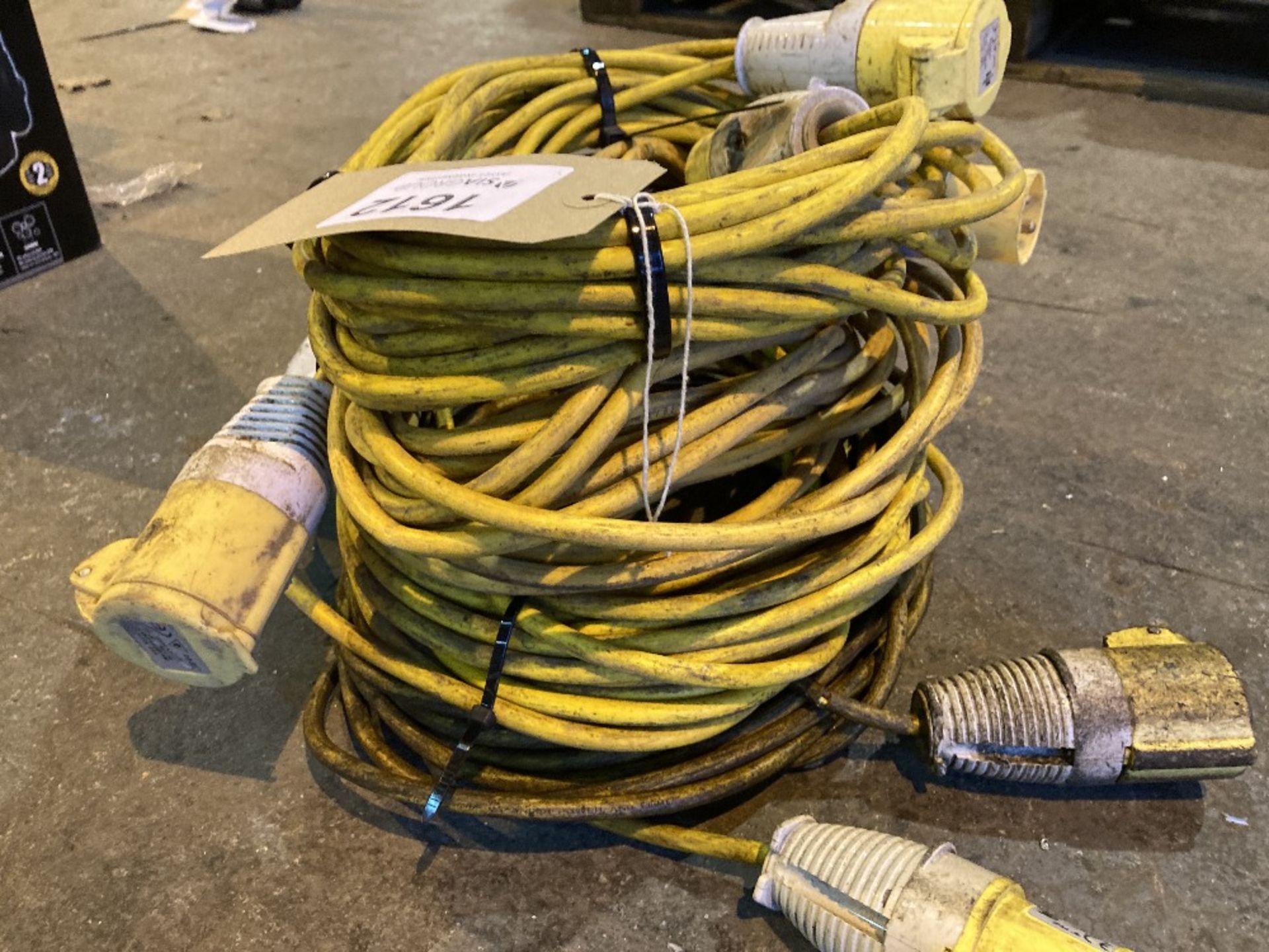 (4) 110v Entension Cables
