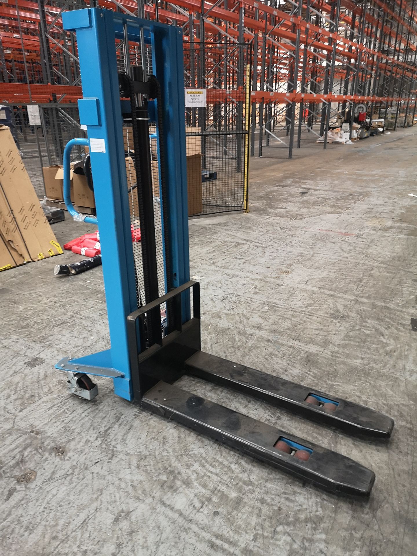 Hanse Lifter 1000kg 2.5m Pallet Stacker