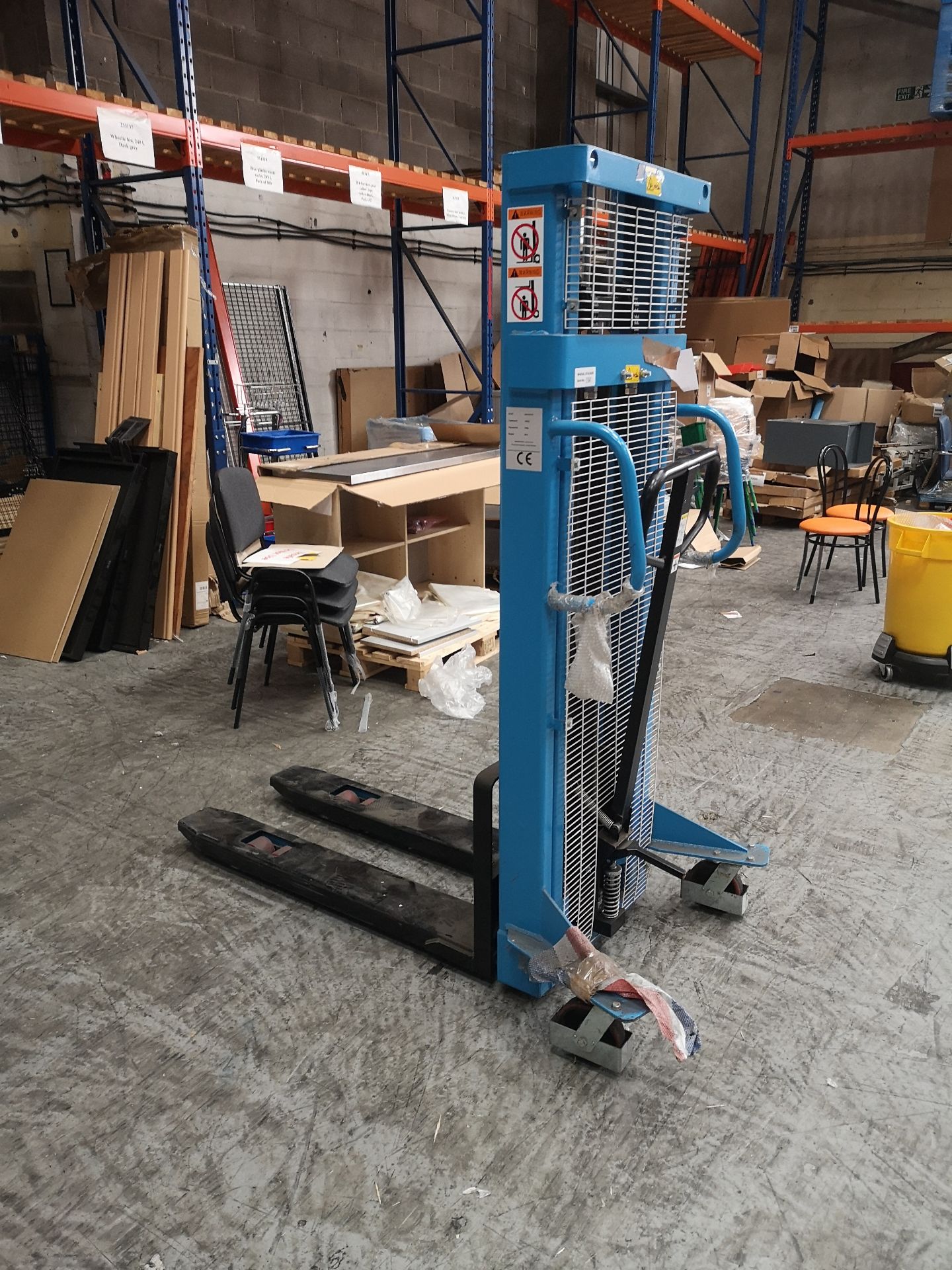 Hanse Lifter 1000kg 2.5m Pallet Stacker - Image 4 of 6