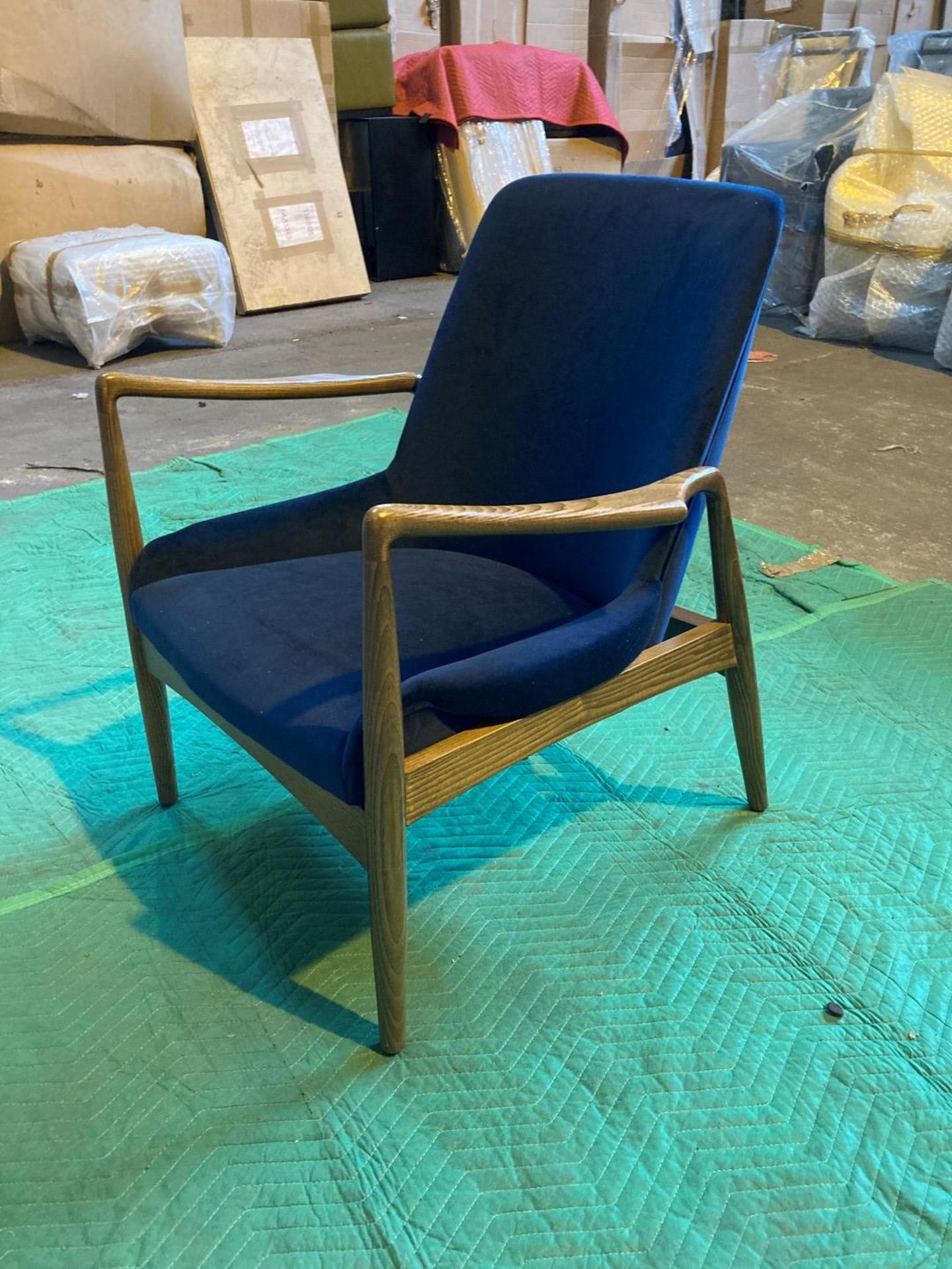 Blue velvet 'Karlsson' arm chair - Image 2 of 4