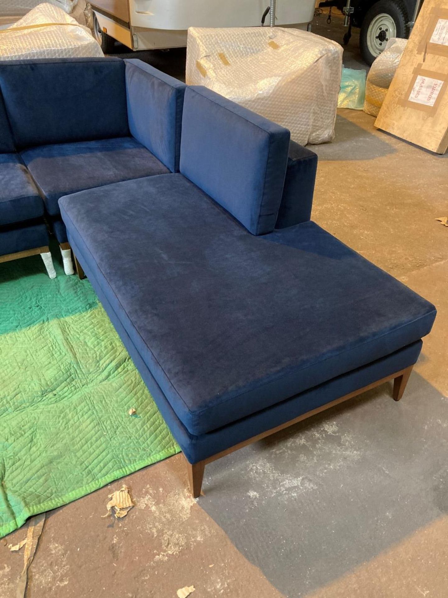 Plush indigo 'Karlsson' 3 piece corner sofa - Image 4 of 7