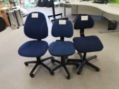 (4) Operator chairs without arm rest