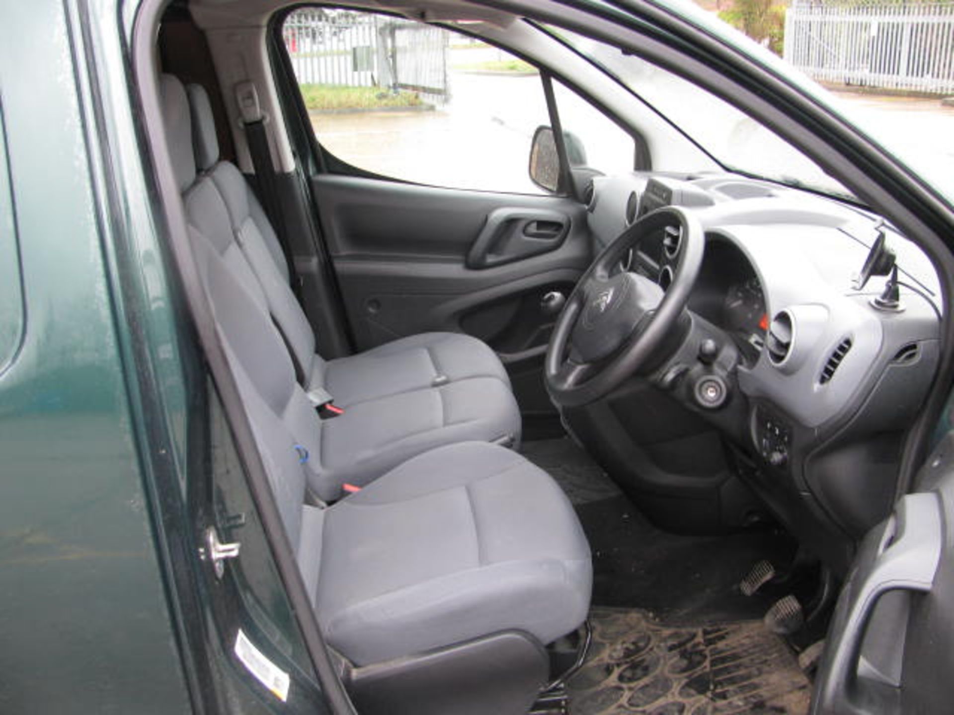 Citroen Berlingo 625 Enterprise 1.6 Diesel Panel Van, Registration No. HT15 AHO - Image 9 of 13