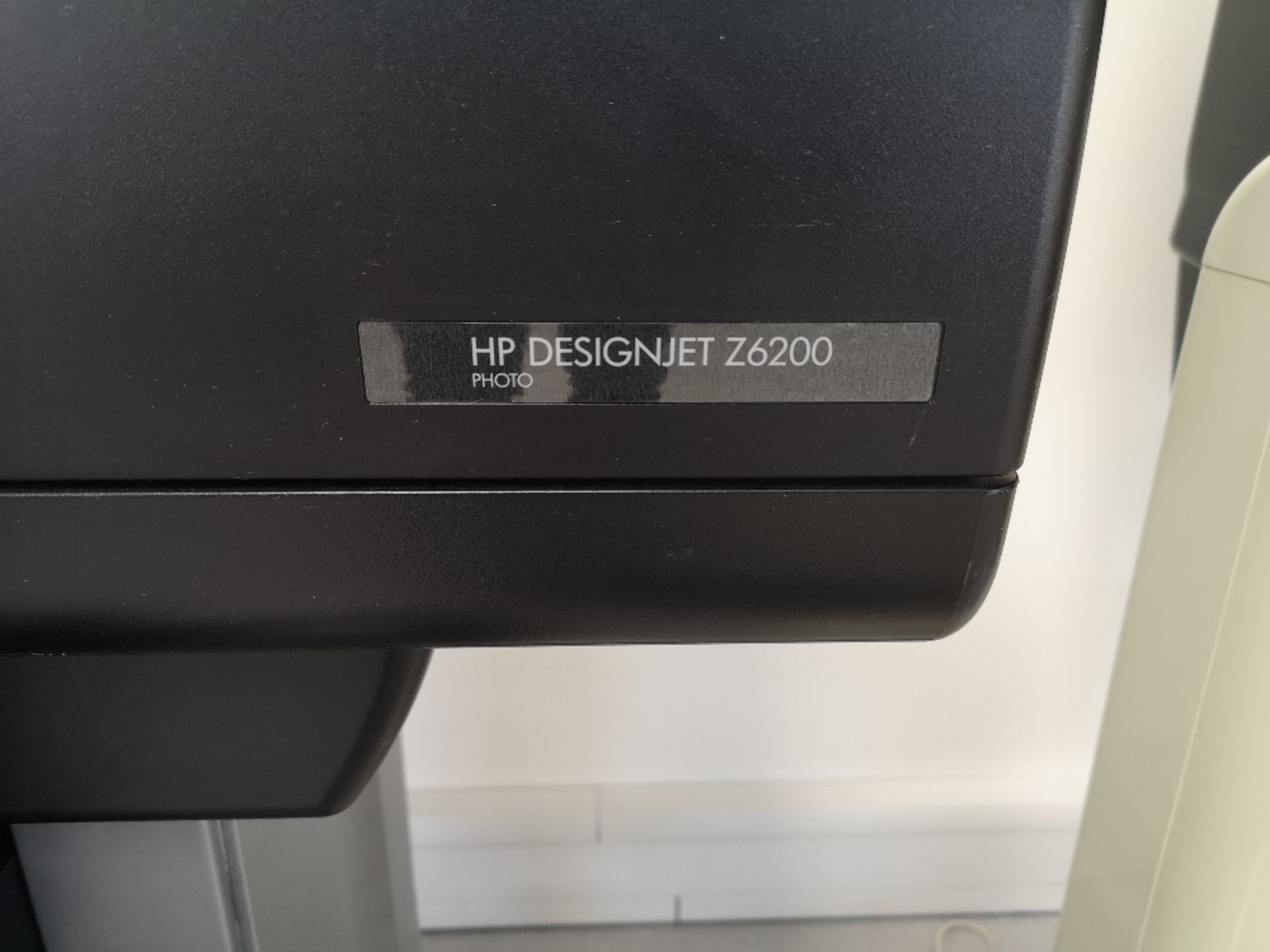 HP DesignJet Z6200 Photo 8-colour roll-to-roll printer - Image 3 of 6