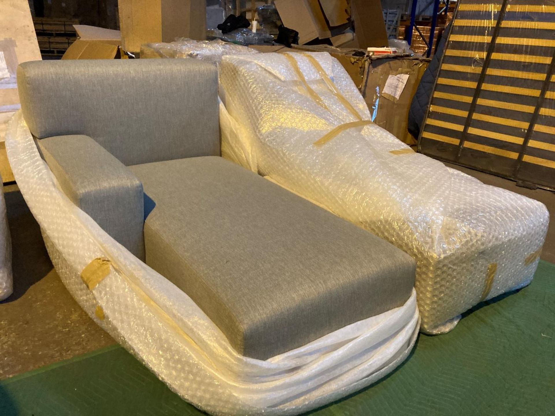 Grey large 'Tokyo' 4 piece chaise sofa - Image 4 of 7