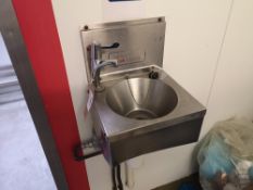 Wall Fixed Stainless Steel Sink Basin