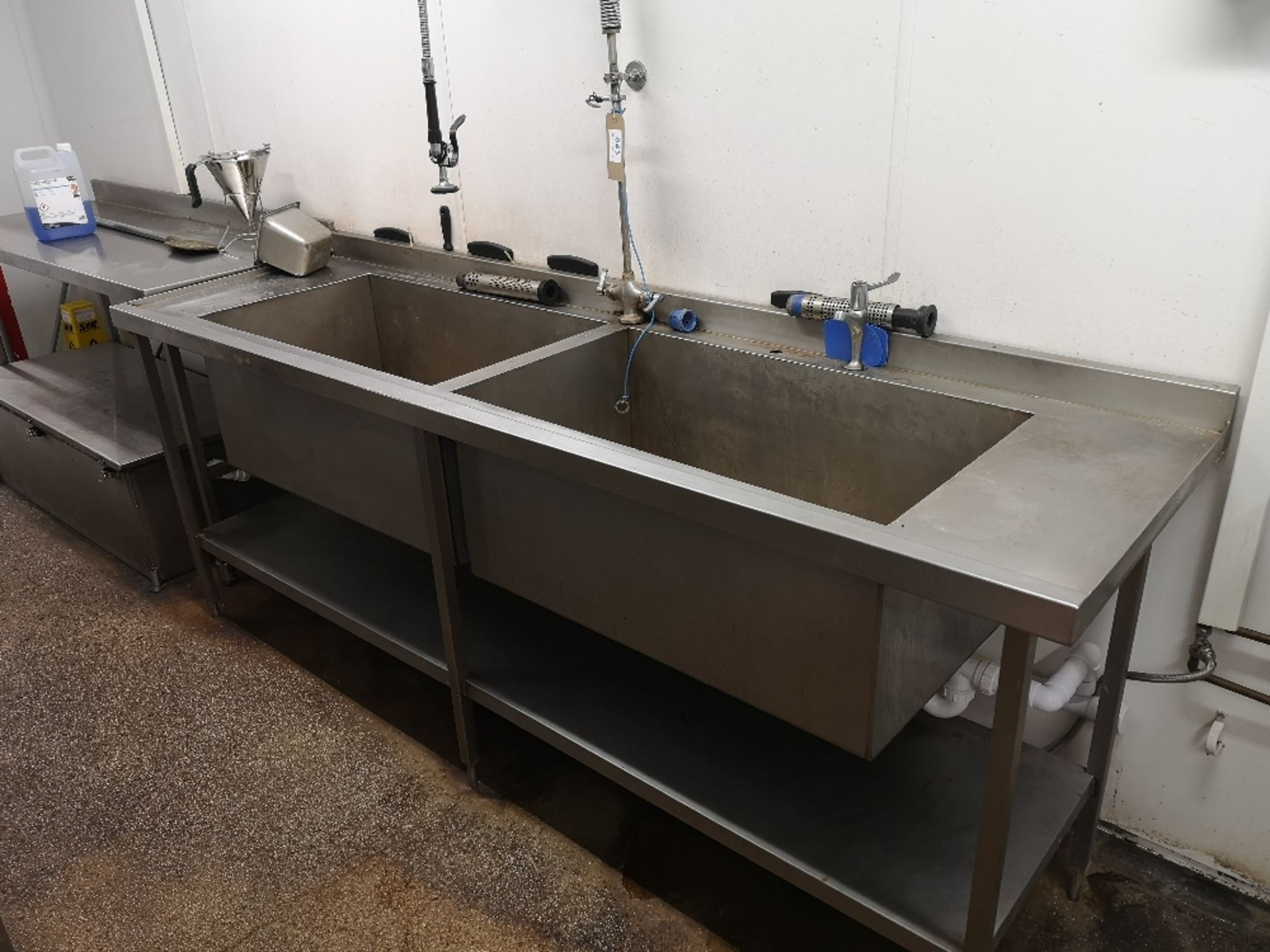 Stainless Steel Double Deep Bowl Sink Basin Unit with Spray Tap