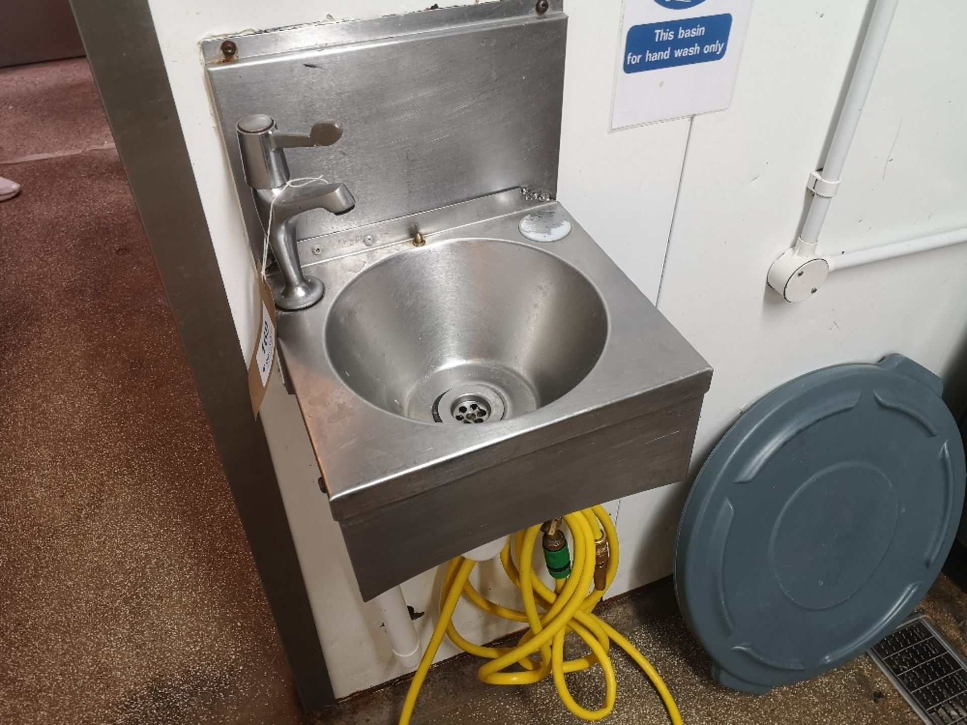 Wall Fixed Stainless Steel Sink Basin - Image 2 of 2