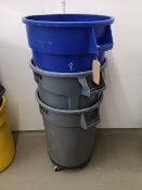 (3) Rubbermaid Brute Bins