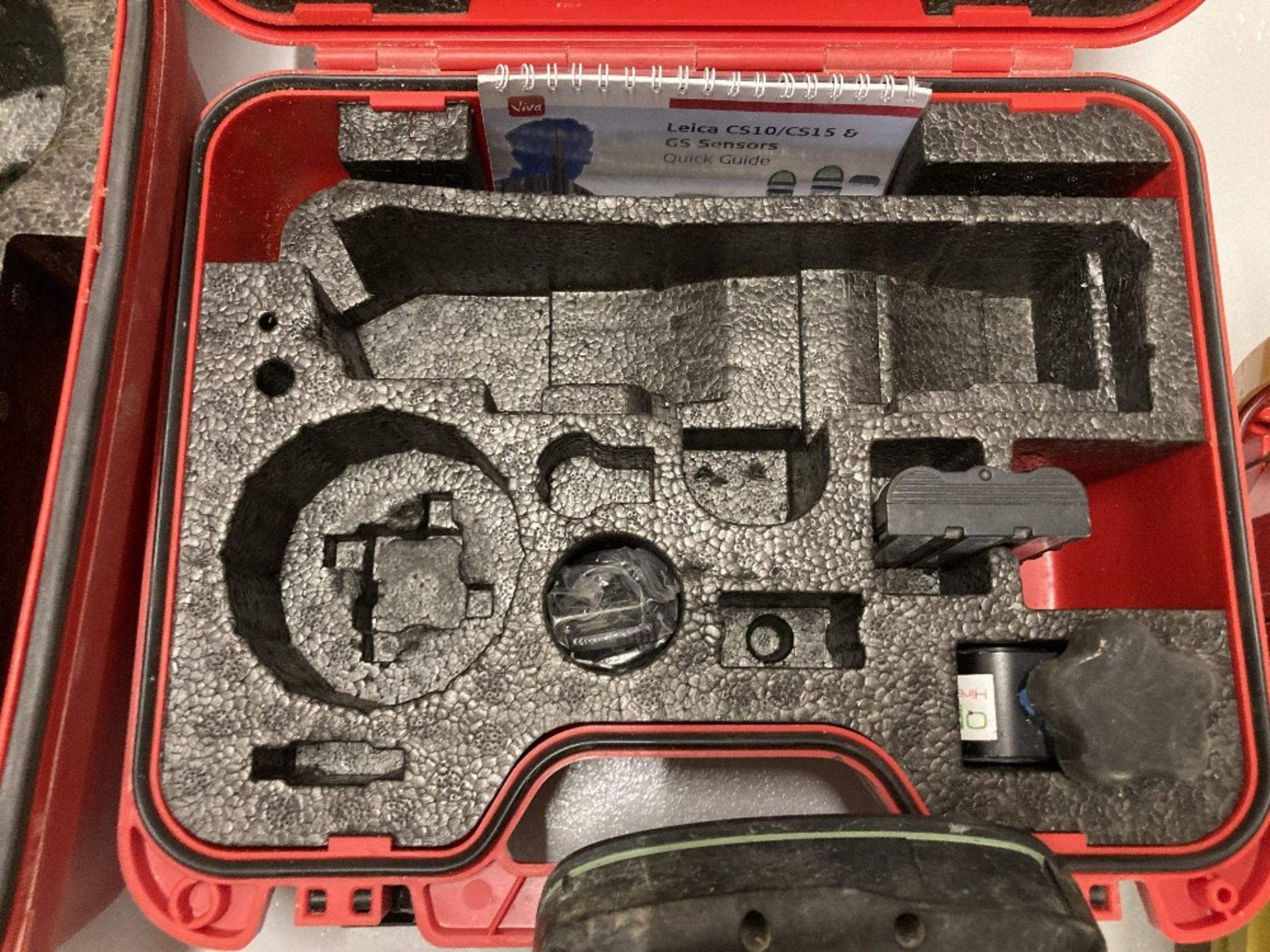 Leica TS13 Robotic Total Station Kit c/w CS20 Field Controller Kit - Image 11 of 23