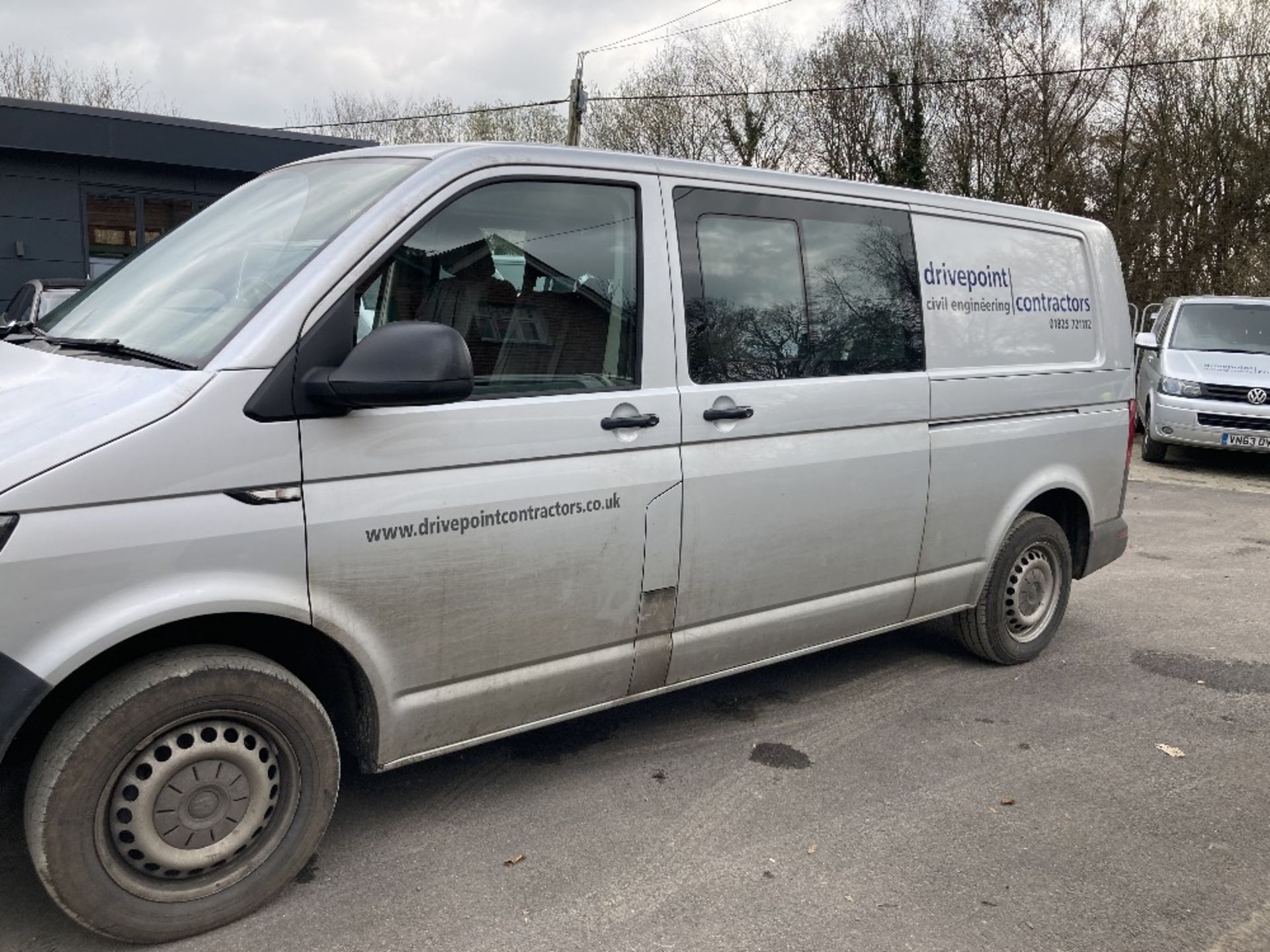 2017 Volkswagen Transporter T32 S-Ln TDI Bmt - Image 3 of 14