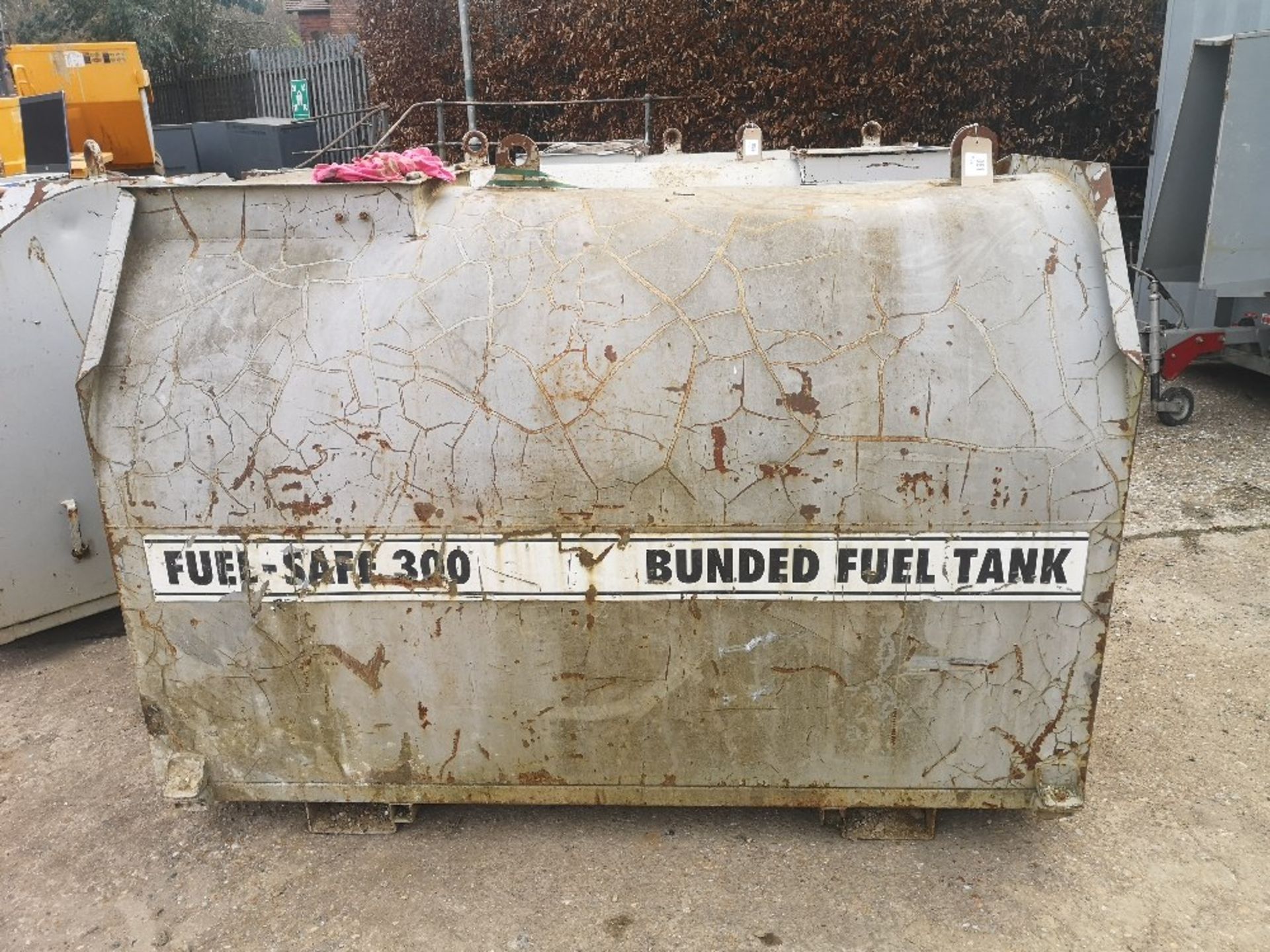 Static Fuel Bowser (Non-logo) - Image 3 of 4