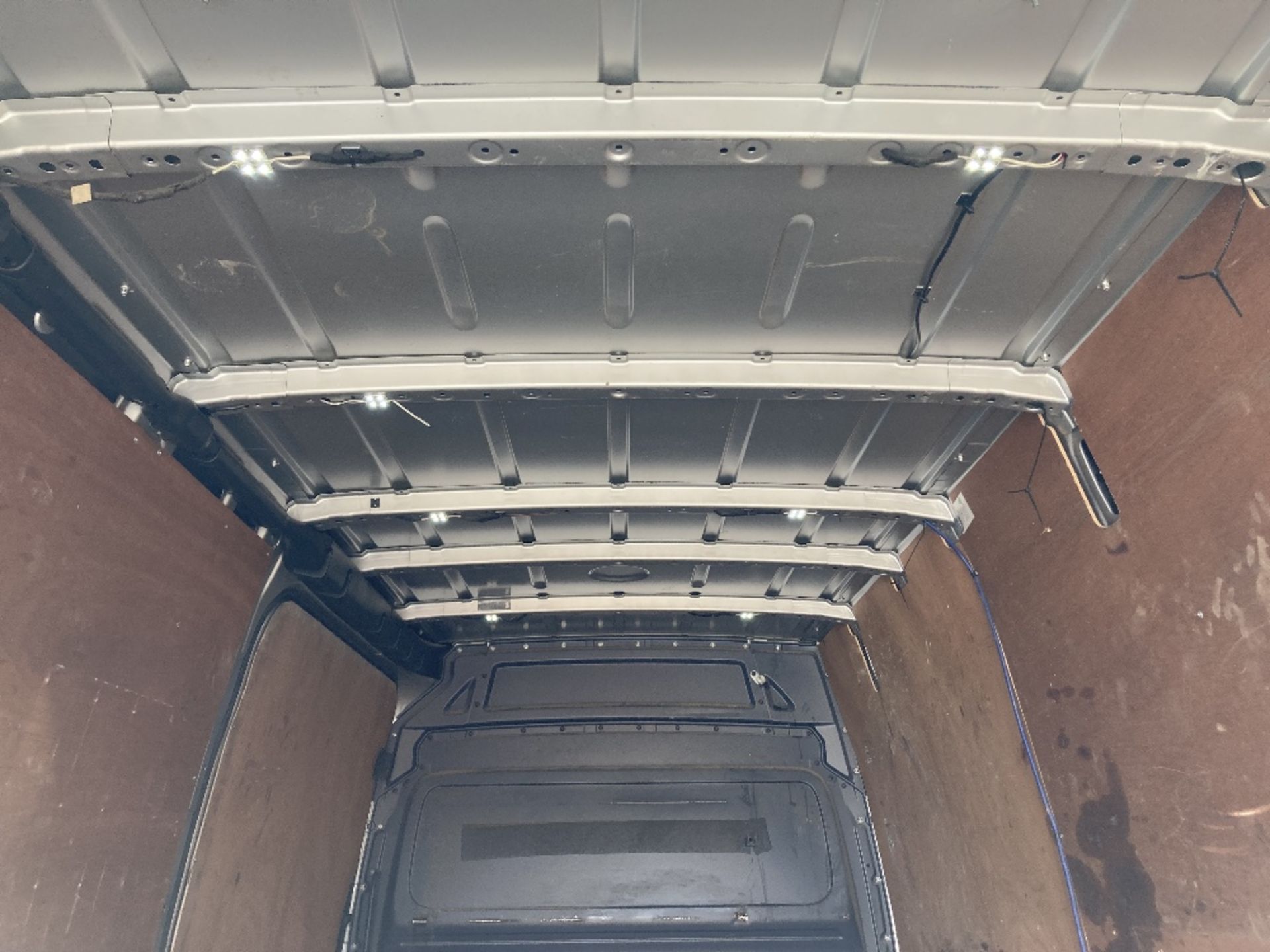 2016 Volkswagen Crafter CR35 TDI Bmt Panel Van - Image 12 of 19