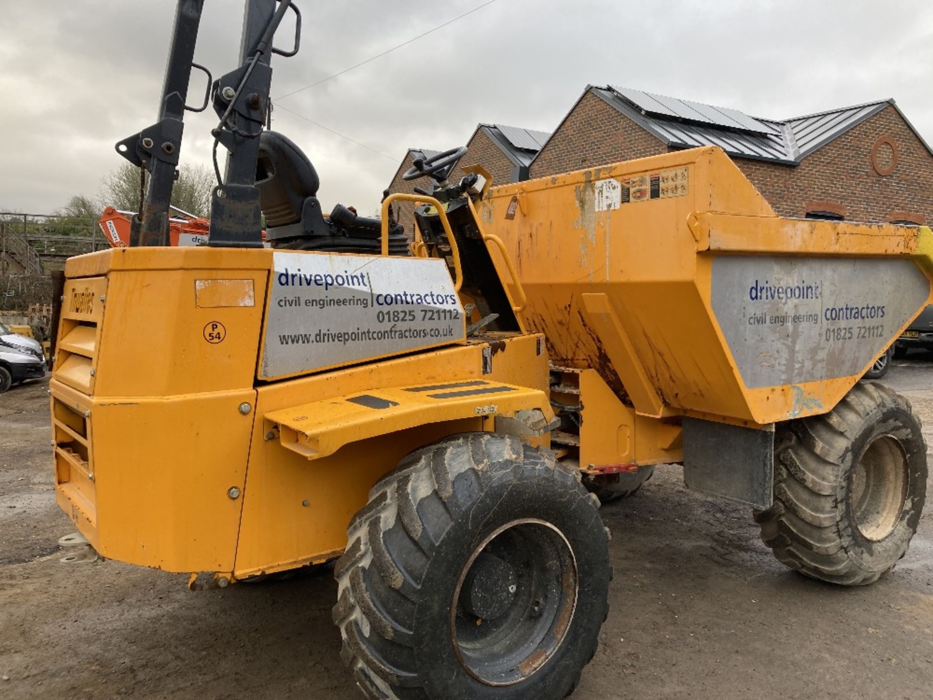 2016 Thwaites 9T forward tip 4X4 Dumper - Image 3 of 11