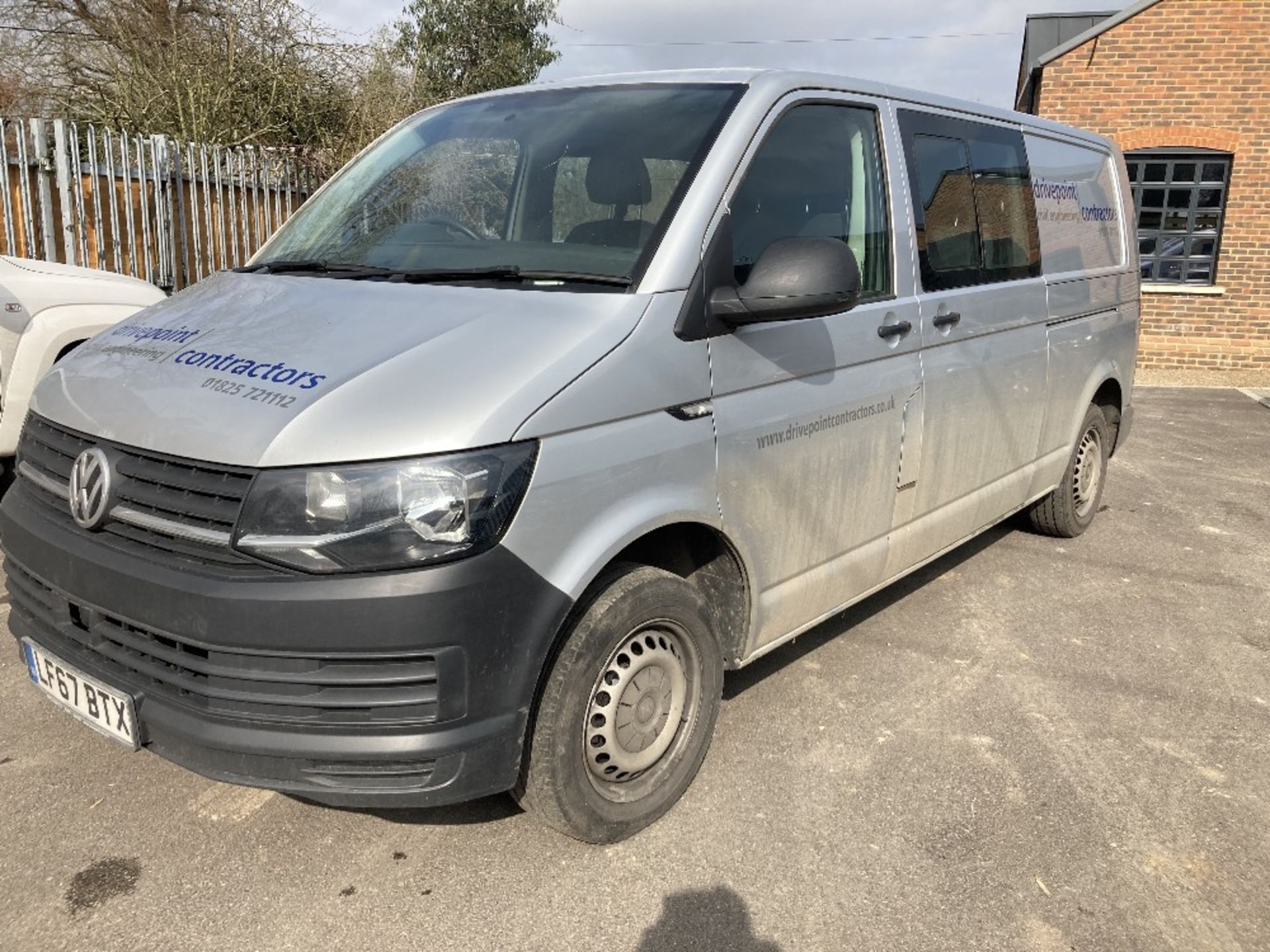 2017 Volkswagen Transporter T32 S-Ln TDI Bmt - Image 2 of 11