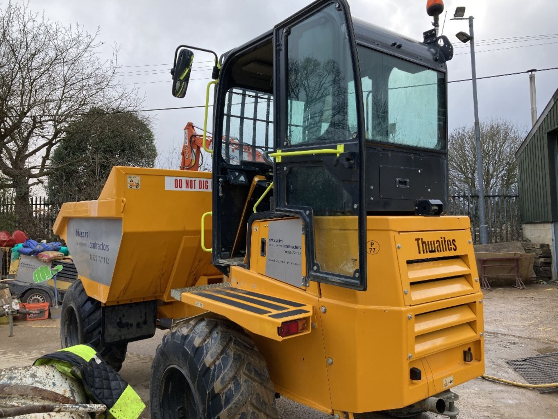 2019 Thwaites 9T forward tip Cabbed 4X4 Dumper - Image 5 of 19