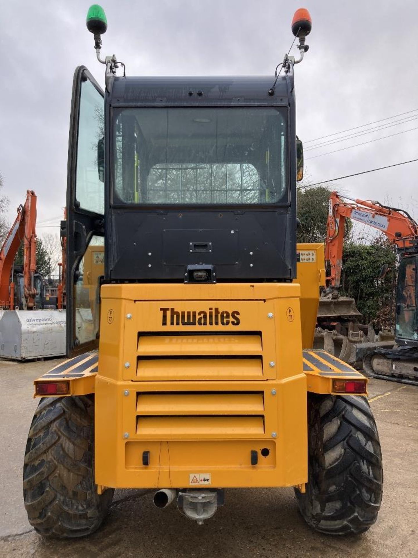 2019 Thwaites 9T forward tip Cabbed 4X4 Dumper - Image 4 of 19