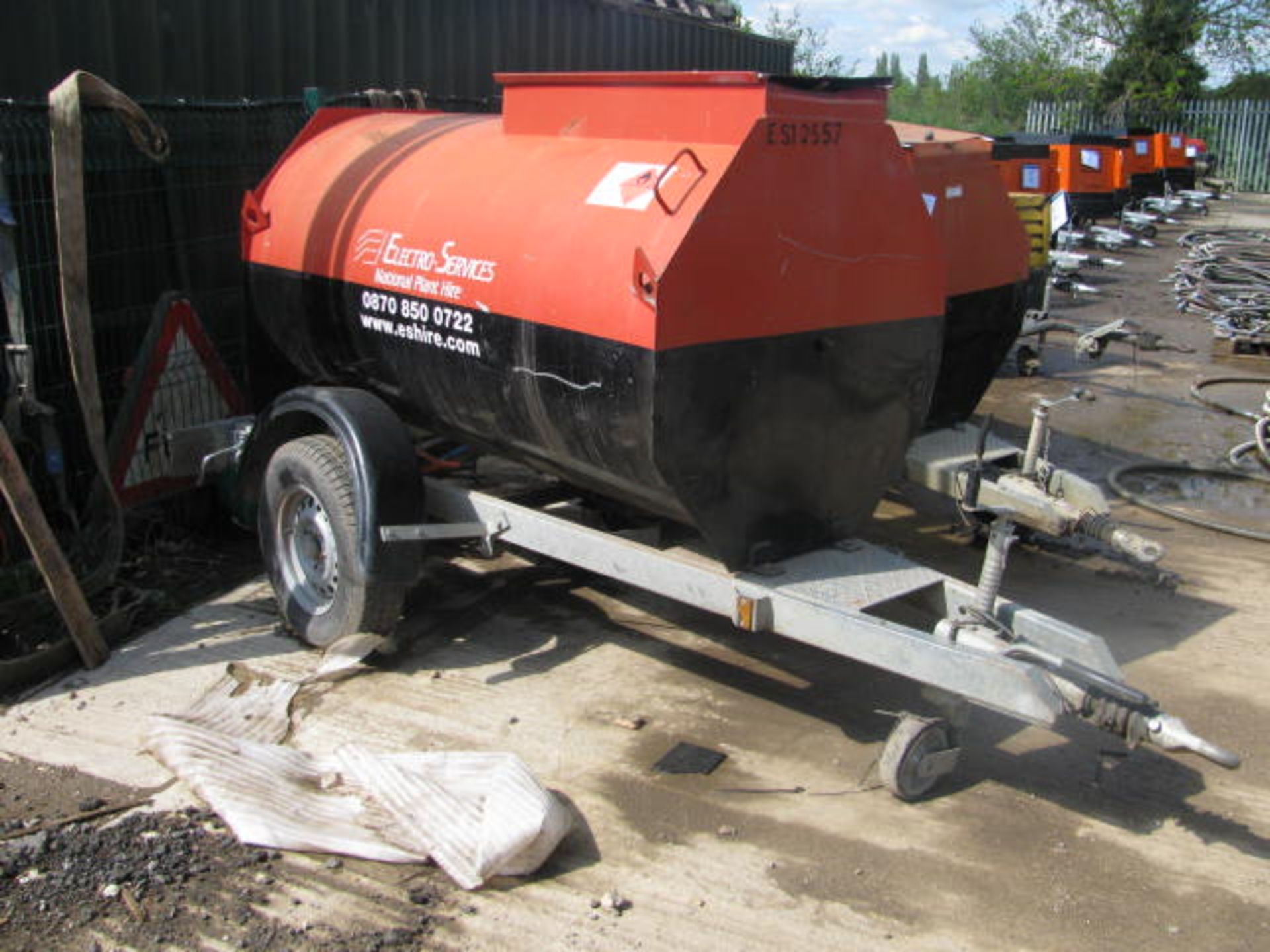 Main bunded 1000litre towable bowser - Image 3 of 4